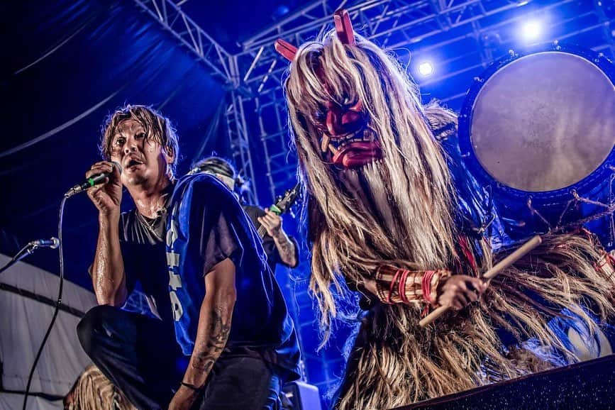 山嵐のインスタグラム：「【男鹿フェス👹】 ■7/30（日） OGA NAMAHAGE ROCK FESTIVAL vol.12  🎧setlist M-5「Rock'n Roll Monster」  w/ OxNxDxA 男鹿ナマハゲ太鼓推進協議会。🥁  Thank you!!  photo by @hayachinphoto   #山嵐 #男鹿フェス12 #ONRF12 #なまはげ #ナマハゲ太鼓 #男鹿ナマハゲ太鼓推進協議会」