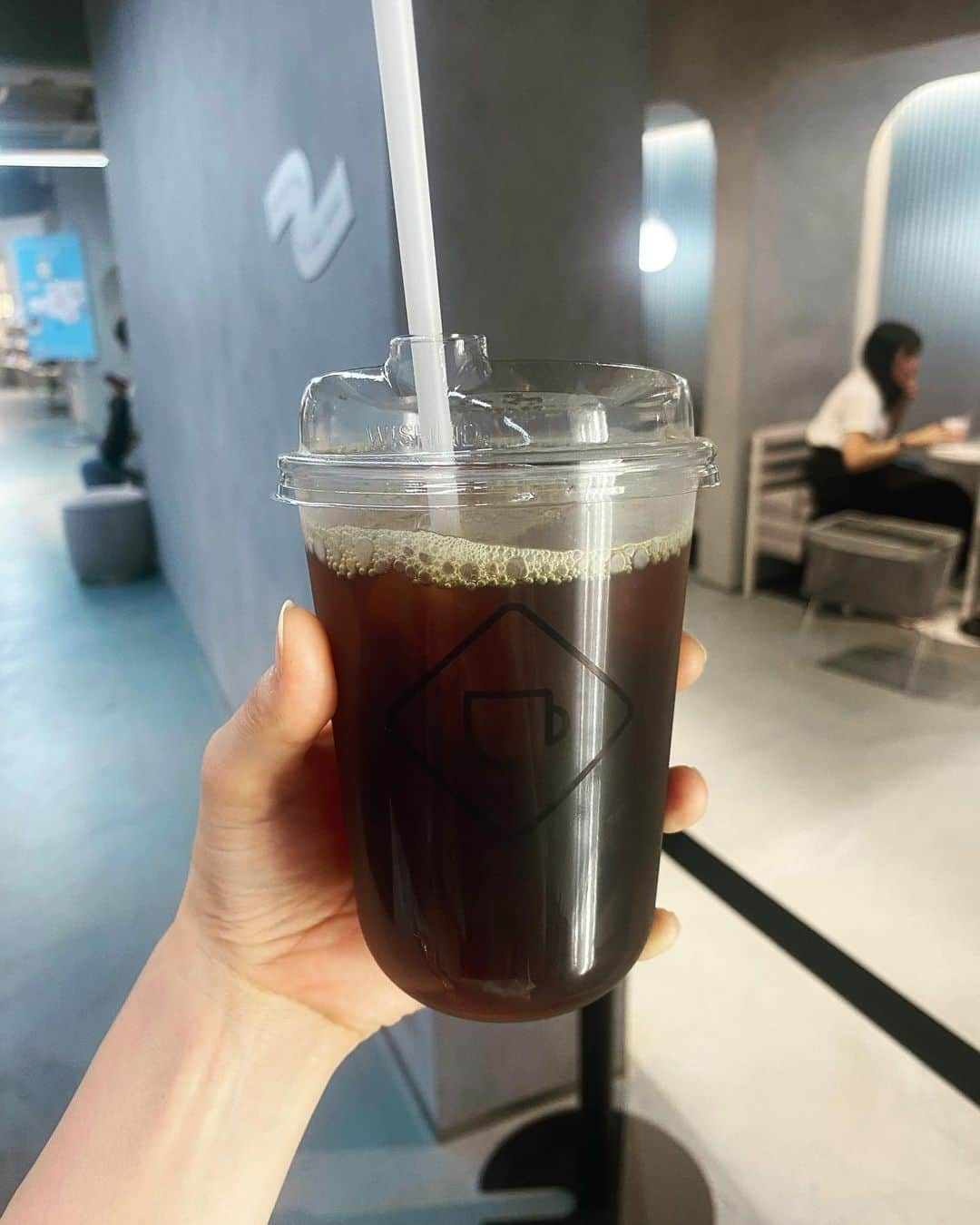 中崎絵梨奈さんのインスタグラム写真 - (中崎絵梨奈Instagram)「コーヒーを一緒に飲み歩いてくれる人がすき🐈☕️  #coffee #coffeetime #珈琲　#珈琲日記　#渋谷　#choosebaseshibuya #shibuya #kitasandocoffee #アイスコーヒー　#コールドブリュー #何気ない日常 #珈琲のある暮らし #珈琲好き #セットアップ　#fashion #彼女感」8月2日 19時00分 - nakazaki_erina