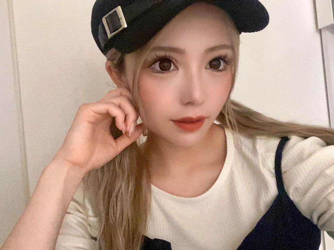 桃瀬まりあのインスタグラム：「誕生日月間来ていただいた皆さん ありがとうございました❤️ 取り急ぎインスタ投稿✏️ 全席に意味がある時間で、 今まででいちばん深い誕生日となりました🎂 来てくれた方はこれからも深く 仲良くしていきたいと思います🫶 . 毎年のことだけど、誕生日月間が終わったらすすきの祭り🏮✨ まったりしてる暇がなくて、連絡できずすいません😔 すすきの祭りは明日から木金土の3日間 毎日浴衣出勤してるから見に来てね👘 浴衣まりあと写真撮ろう🩵 . #北海道 #札幌 #すすきの #ニュークラブ #ニュークラ  #桃瀬まりあ #クラブプレミア #キャバクラ #ホスト #東京 #六本木 #新宿 #歌舞伎町 #大阪 #北新地 #ミナミ #美尻  #ギャル #おっぱい #シャンパン #japan #Hokkaido #美容  #誕生日 #パーティ #浴衣 #キャバ嬢 #美人 #北海道旅行 #旅行」