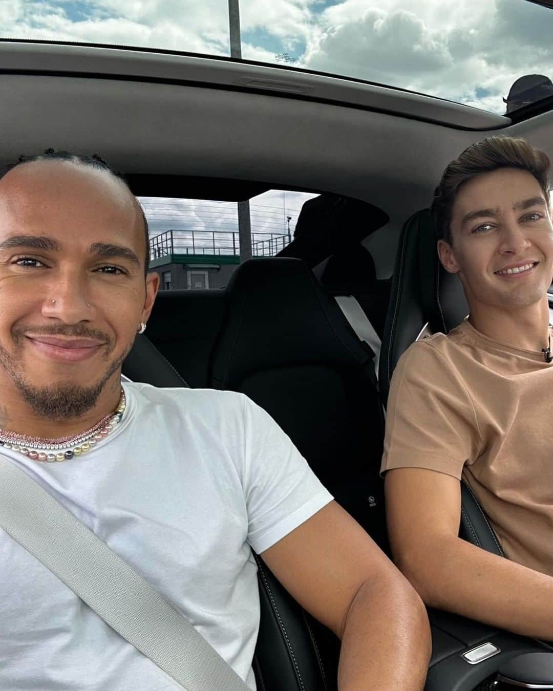 MERCEDES AMG PETRONASさんのインスタグラム写真 - (MERCEDES AMG PETRONASInstagram)「Your taxi arrives and these two are in the front. How you reacting? 😁」8月2日 19時10分 - mercedesamgf1