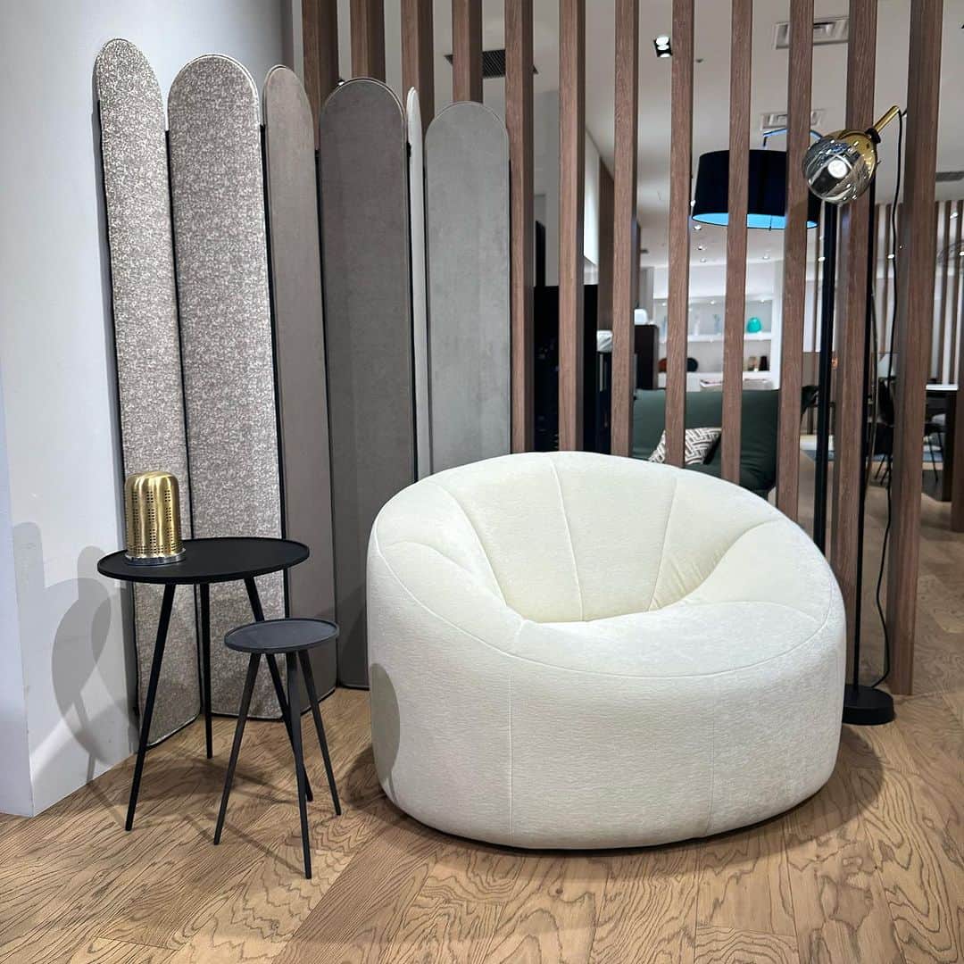 ligne roset shopのグルメインスタ