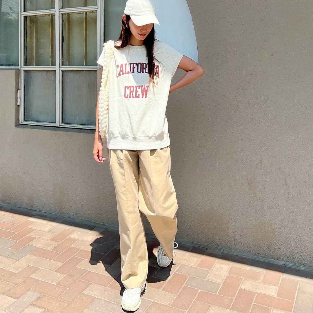 Nagiさんのインスタグラム写真 - (NagiInstagram)「この色のパンツ久々に履いた🤭  #code#fashion#コーデ#ファッション#カジュアル#カジュアルコーデ」8月2日 19時50分 - nagina001