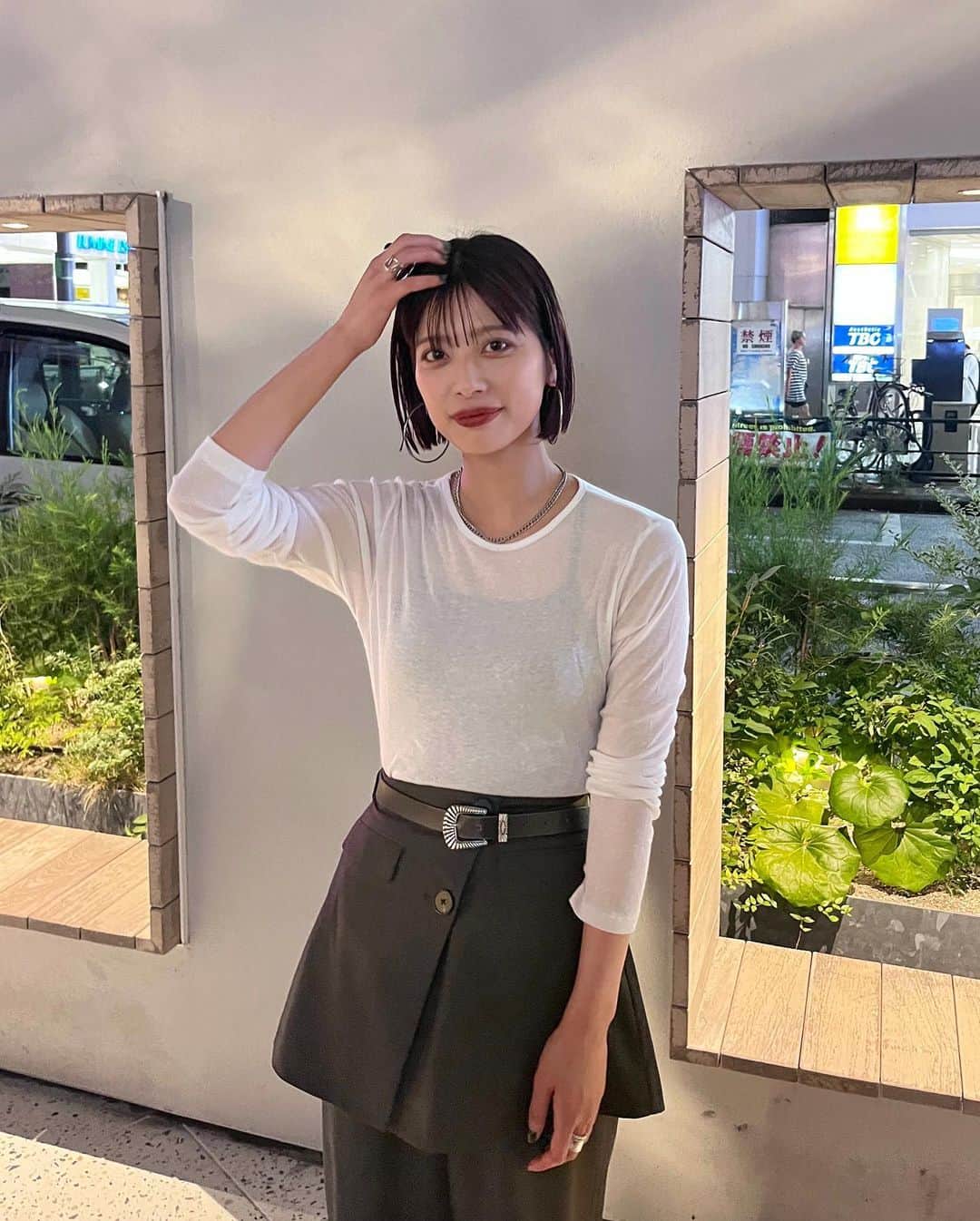 奥田紗都さんのインスタグラム写真 - (奥田紗都Instagram)「. いつかの出勤コーデ🌙 ⁡ ⁡ @esutoreja のシアートップスがお気に入り❤︎ ⁡ ⁡ 最近はこういうシンプルなスタイルが好きです🤍 ⁡ ⁡ ⁡ ⁡ ⁡ ⁡ ⁡ #esutoreja #出勤コーデ #カジュアルコーデ #シアートップス #ワイドパンツ #ワイドパンツコーデ #hare」8月2日 21時00分 - osato720