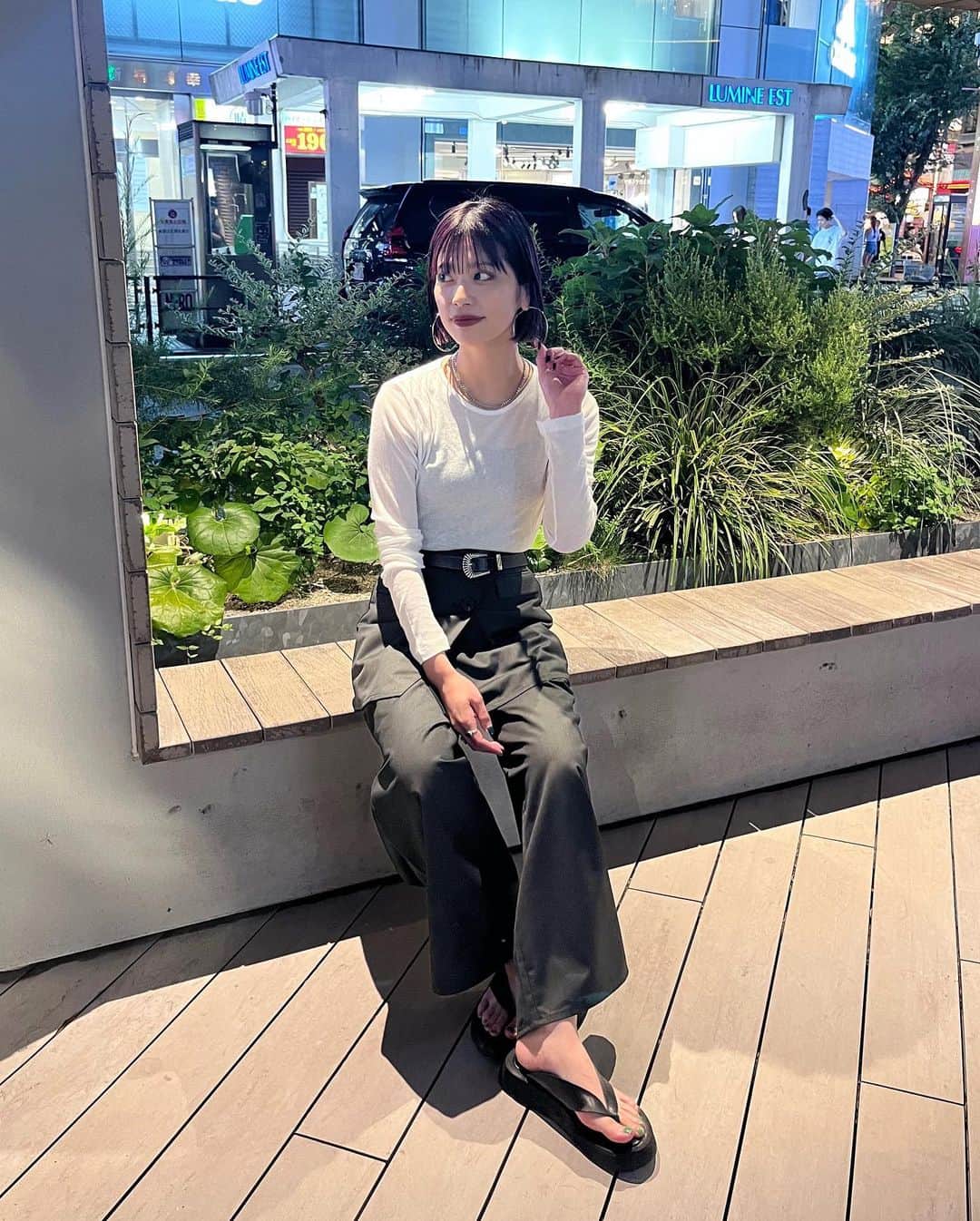 奥田紗都さんのインスタグラム写真 - (奥田紗都Instagram)「. いつかの出勤コーデ🌙 ⁡ ⁡ @esutoreja のシアートップスがお気に入り❤︎ ⁡ ⁡ 最近はこういうシンプルなスタイルが好きです🤍 ⁡ ⁡ ⁡ ⁡ ⁡ ⁡ ⁡ #esutoreja #出勤コーデ #カジュアルコーデ #シアートップス #ワイドパンツ #ワイドパンツコーデ #hare」8月2日 21時00分 - osato720
