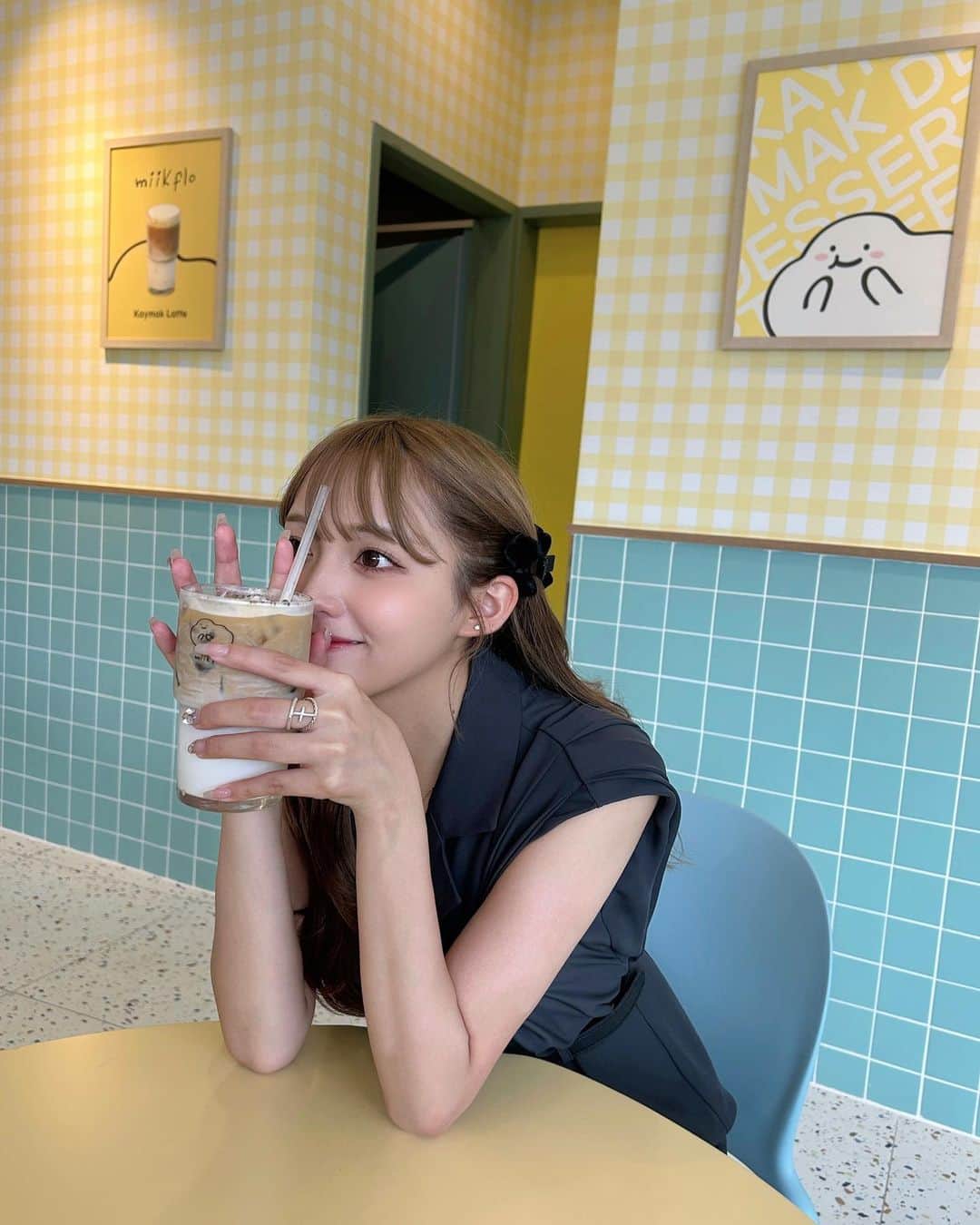 ねおのインスタグラム：「🤍🇰🇷🤍  韓国で撮影の合間に行った カフェが可愛くて美味しすぎた☕️」