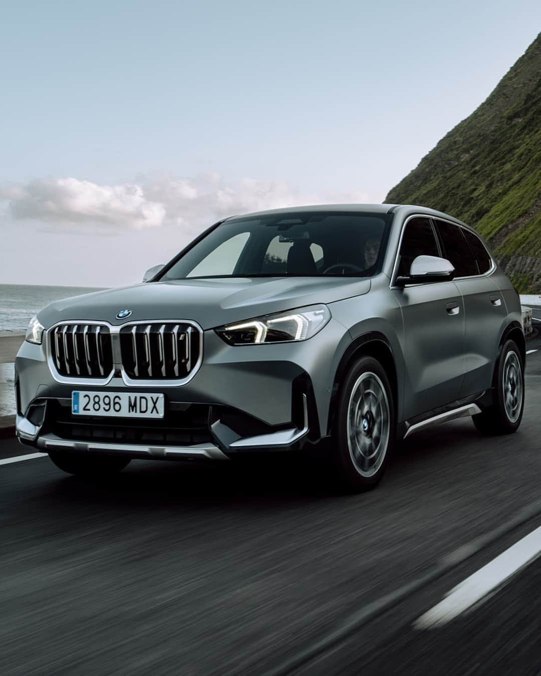 BMWのインスタグラム：「The journey's just as fun as the destination 📍 The BMW iX1. #THEiX1 #BMW #iX1 #BornElectric #BMWElectric __ BMW iX1 xDrive30 : Combined power consumption: 19.1–16.8 kWh/100 km. Combined CO2 emissions: 0 g/km. Electric range: 394–440 kilometers. All data according to WLTP. Further info: www.bmw.com/disclaimer」