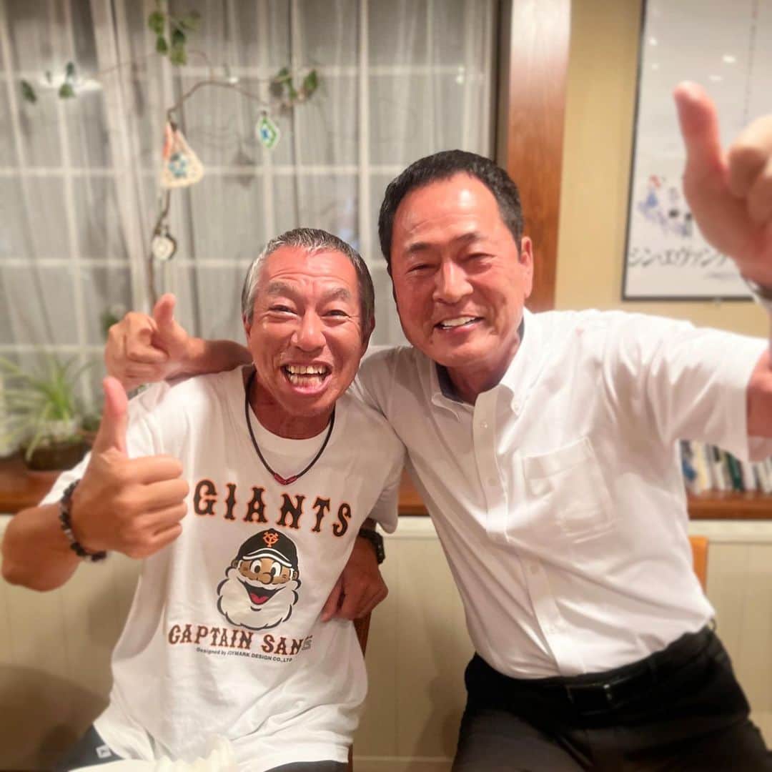のインスタグラム：「. 大雨で中止になった 500歳野球　全国大会…  出来なかった始球式⚾️  残念な想いを分かち合っての食事会🍷  楽しかったでーす❗️  中畑さん、元気過ぎです😂  #中畑清  さん #500歳野球全国大会」