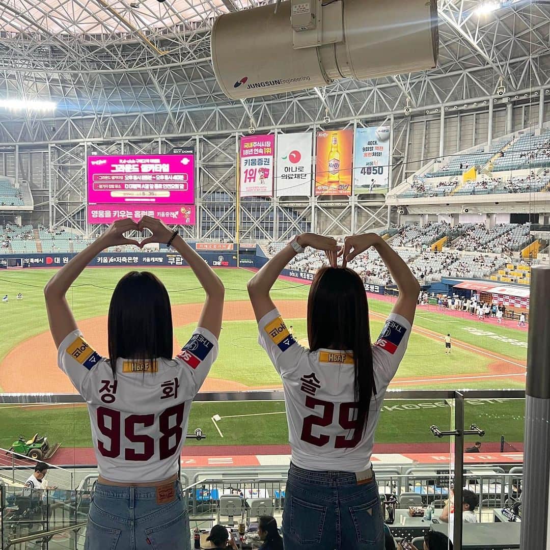 ジョンファのインスタグラム：「⚾️🤭😆💪🏻🩷 @heroesbaseballclub ❤️‍🔥」