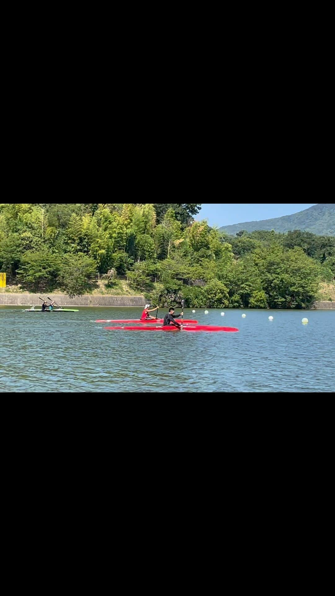 三浦伊織のインスタグラム：「🥵🥵  #アスリート#長野県競技力向上対策本部#飯山市#長野県#スポンサー#ステッカー#canoesprint #縁#オリンピック#日本代表#U23#北竜湖#fightingroad#筋トレ#カヌー#国体選手#国体#長野県代表#instagram#夢#社会人アスリート#サプライヤー#🦍#summer #workout #training #camp #fishing #府中湖 #バス釣り」