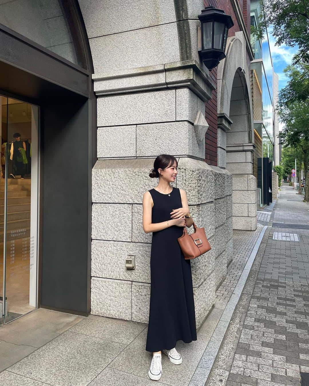 ハンナミのインスタグラム：「ひさしぶりの🗼 晴れてよかった ♡  そして今週発売の新作Aラインニットワンピース ˎˊ˗  早く秋にジャケット合わせしたいなー🍂  @eneu.official 8.4(金)21:00~order startです !」