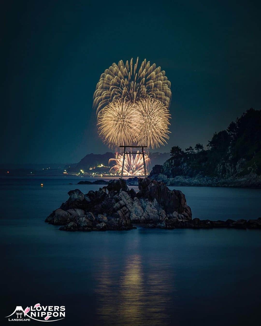 のインスタグラム：「🇯🇵Today's LoversNippon Selection🇯🇵 . Artist｜@ev.s.64 Selected｜@lovers_nippon . Follow : @lovers_nippon Tag : #lovers_nippon ＿＿＿＿＿＿＿＿＿＿＿＿＿＿＿＿＿＿＿＿ ￣￣￣￣￣￣￣￣￣￣￣￣￣￣￣￣￣￣￣￣ @ev.s.64 様おめでとうございます✨ 素敵な作品にタグ付けありがとうございます🙏 今後ともLoversNipponを宜しくお願い致します✨ ＿＿＿＿＿＿＿＿＿＿＿＿＿＿＿＿＿＿＿＿ ￣￣￣￣￣￣￣￣￣￣￣￣￣￣￣￣￣￣￣￣ #日本 #風景 #写真 #風景写真 #scenery #nature」