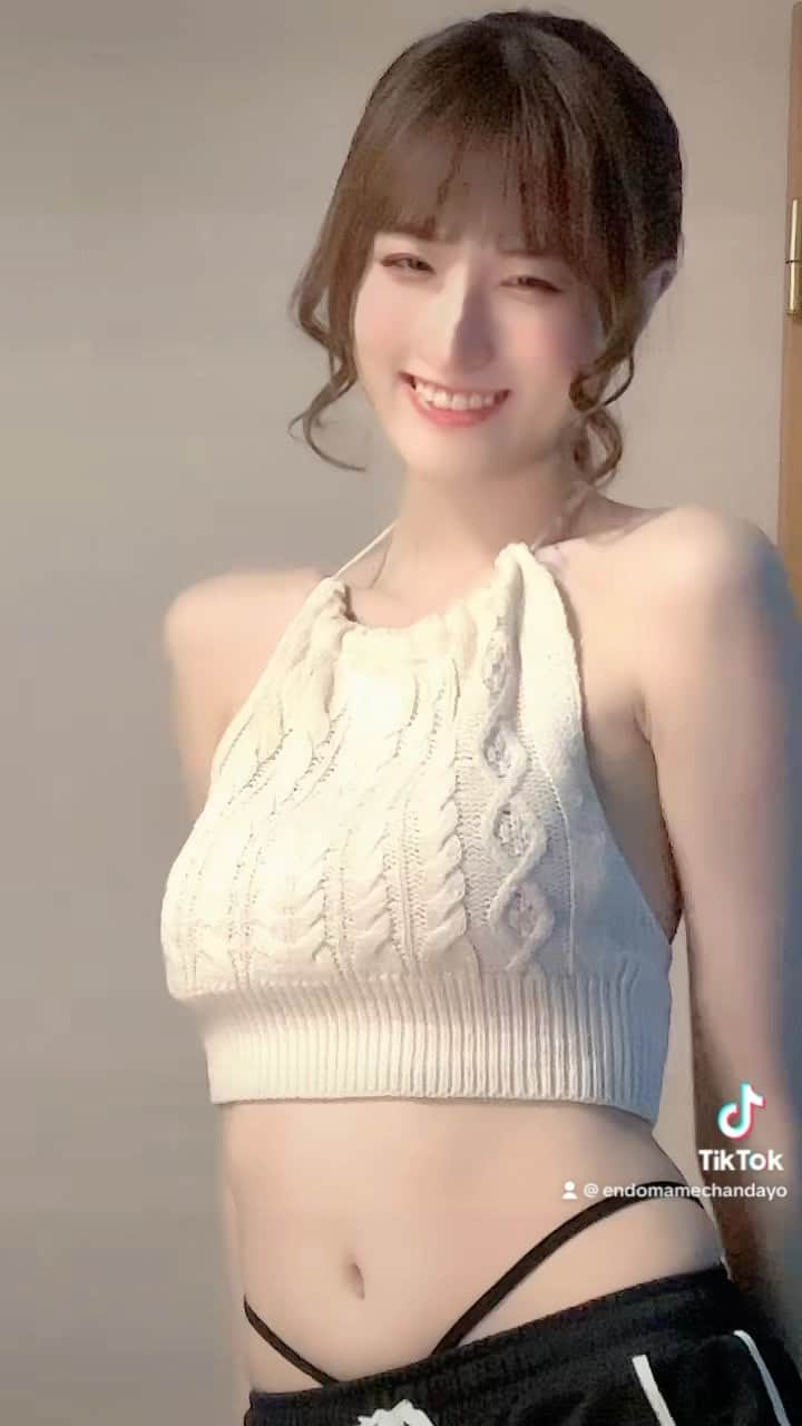 のインスタグラム：「タグが見えてるのは見逃して（´-`）.｡oO . 🇰🇷 안녕하세요. 일본의 대학생의 사아야입니다. 춤을 추는 모델입니다. 팔로우 해주세요. . 🇨🇳 我是一名在日本的大学生。舞蹈家、模特。请关注我的sns。 . 🇺🇸 Hey. I'm a Japanese university student. I'm going to study in America from August. Check out the dance videos and modeling posts. . . . #amerika#studyabroad#留学#留学生活#留学準備#留学生#留学日記#カリフォルニア#大学生#universe#法政大学#02#女子大生#インフルエンサー#tiktok#リール動画#sa#ダンス動画#ダンス#dance#dancechallenge#fff#fyp#ootd#좋아요반사#패션#일본#좋아요환영#美脚#ダイエット方法」