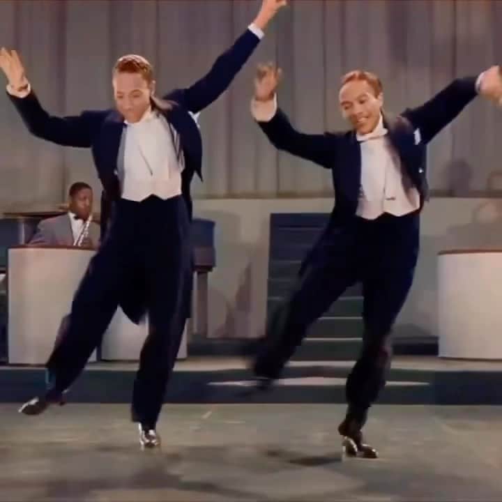 マリサ・トメイのインスタグラム：「Stormy Weather by The Nicholas Brothers’ Tap Dance (1943)」