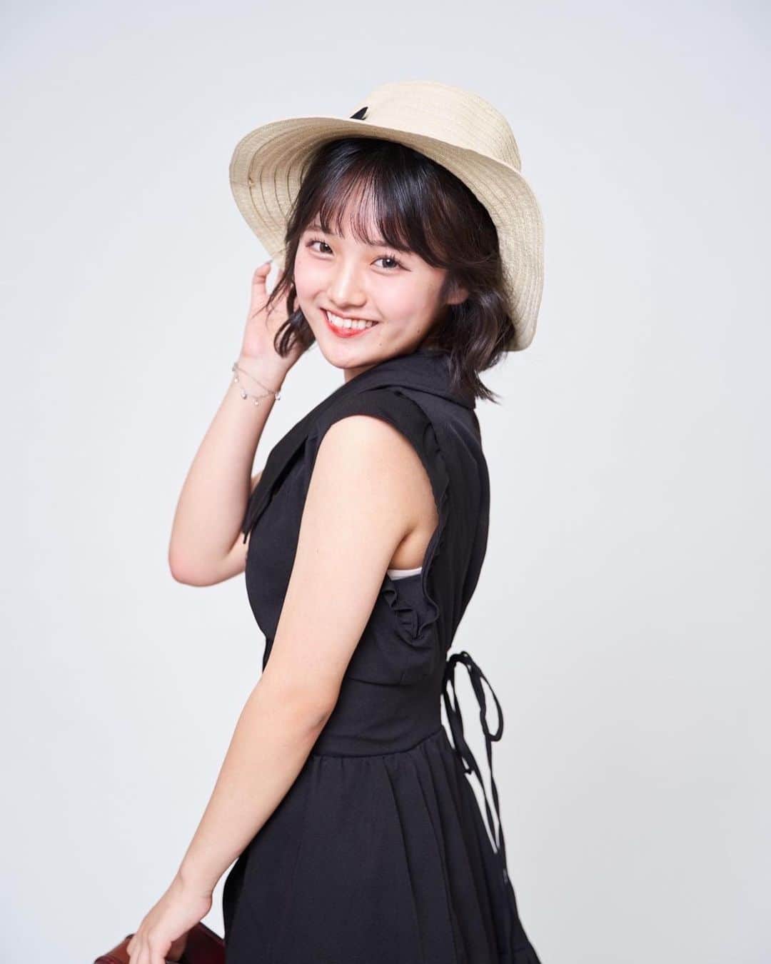 のインスタグラム：「めるぷちミクチャ投票1位！！！🎉🎉😭😭🙇‍♀️  皆さん本当に沢山沢山ありがとうございました！！！😭😭😭🙇‍♀️🙇‍♀️💗💗  Popteenのガチイベもあって 5日遅れで参戦したこのめるぷちバトル、 まさか本当に1位を取れるなんて😭😭  皆が毎日コツコツポイントを貯めてくれたり、 宣伝してくれたり、 チャージして待っててくれたり  ほんとにみんなのおかげです。😭🙇‍♀️🙇‍♀️💗  Popteenガチイベからめるぷちガチイベ続けて21日間！！  長期間のミクチャバトル本当にありがとうございました！！😭😭🙇‍♀️🙇‍♀️🩷  これからもめるぷち選抜決定戦は続きます！！  これからもまほこを応援よろしくお願いします🙇‍♀️🙇‍♀️💗   #めるぷち  #ミクチャ  #popteen  #まほこ  #まっこん    #まほちゅるしか勝たん🕊‪💭‬」