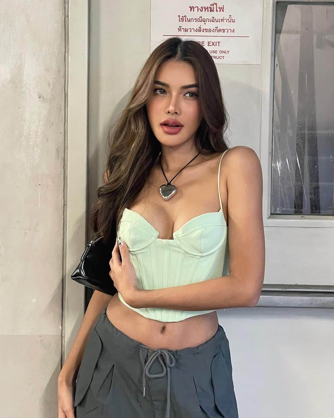 SHEINのインスタグラム：「Want to mix up your top game? Do a corset reset and flip into sports mode with our good-to-go gorpcore parachute pants 🤸‍♂️💫 @aoomtwp  🔎11273475 6831642  #SHEIN #SHEINforAll #SHEINstyle #fashion #chic」