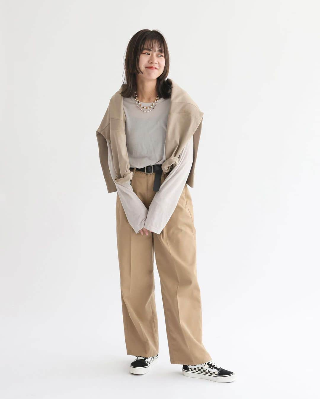 JOURNAL STANDARD relumeさんのインスタグラム写真 - (JOURNAL STANDARD relumeInstagram)「今年の顔！絶対にゲットしたい"シアーTEE" ⁡ シンプルながらおしゃれ見えするシアーTEEは、 おしゃれさんならマストで持っておきたいところ。 ⁡ 昨年も好評のベーシックカラーに、今年は新色のピンクが加わりました。 ⁡ ⁡ 大人でも取り入れやすい、ちょうどいい透け感が 夏はもちろん秋まで頼れるアイテムです。 ⁡ ⁡ -------------------- ⁡ シアークルーネックロングTEE ¥6,600(税込) no.23070462819030 ⁡ -------------------- ⁡ #ootd #relumewoman #journalstandardrelume  #baycrews #relume #ジャーナルスタンダードレリューム #レリューム #ベイクルーズ #シアー #シアーt #sheer #ロンt #透けトップス #インナー #チノパンツ #チノパン #秋コーデ #インドアクセサリー #インディアンジュエリー #ストーンジュエリー #ベルト #ロゴt #肩掛け」8月2日 21時10分 - js_relume