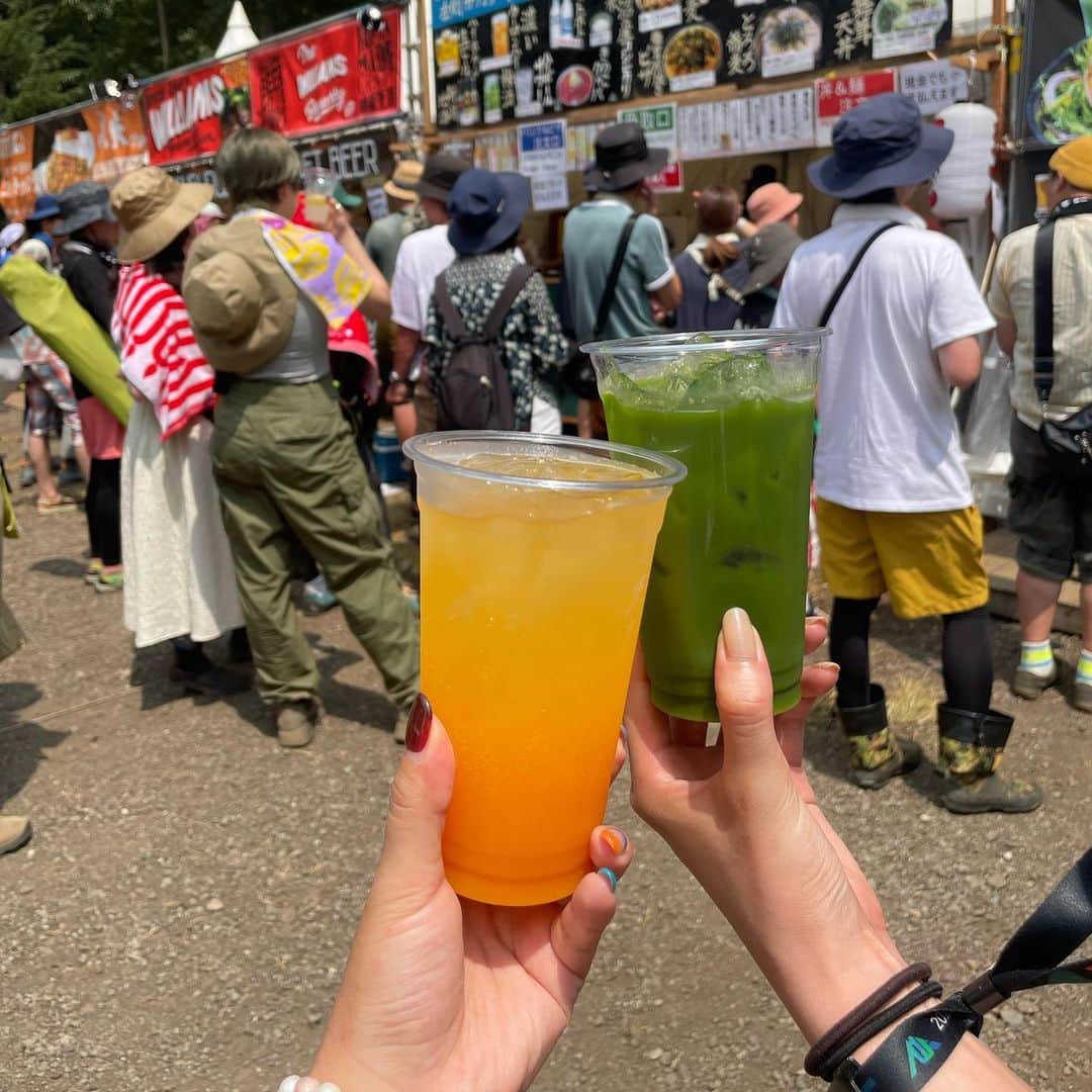 渡辺梨夏子さんのインスタグラム写真 - (渡辺梨夏子Instagram)「夏のドキドキ。好きな音楽のある場所で、ご機嫌な3日間を過ごしてきました〜🌞またこの場所に戻ってこられて嬉しかったなあ、体力の限界まで楽しみ尽くした気がします🤟✨暫くこの余韻に浸りながら頑張る！  #記憶の記録#週末記録 #夏フェス#フェスめも #フェスコーデ #フジロック#フジロック2023 #fujirock #fujirockfestival」8月2日 21時15分 - riiiico462
