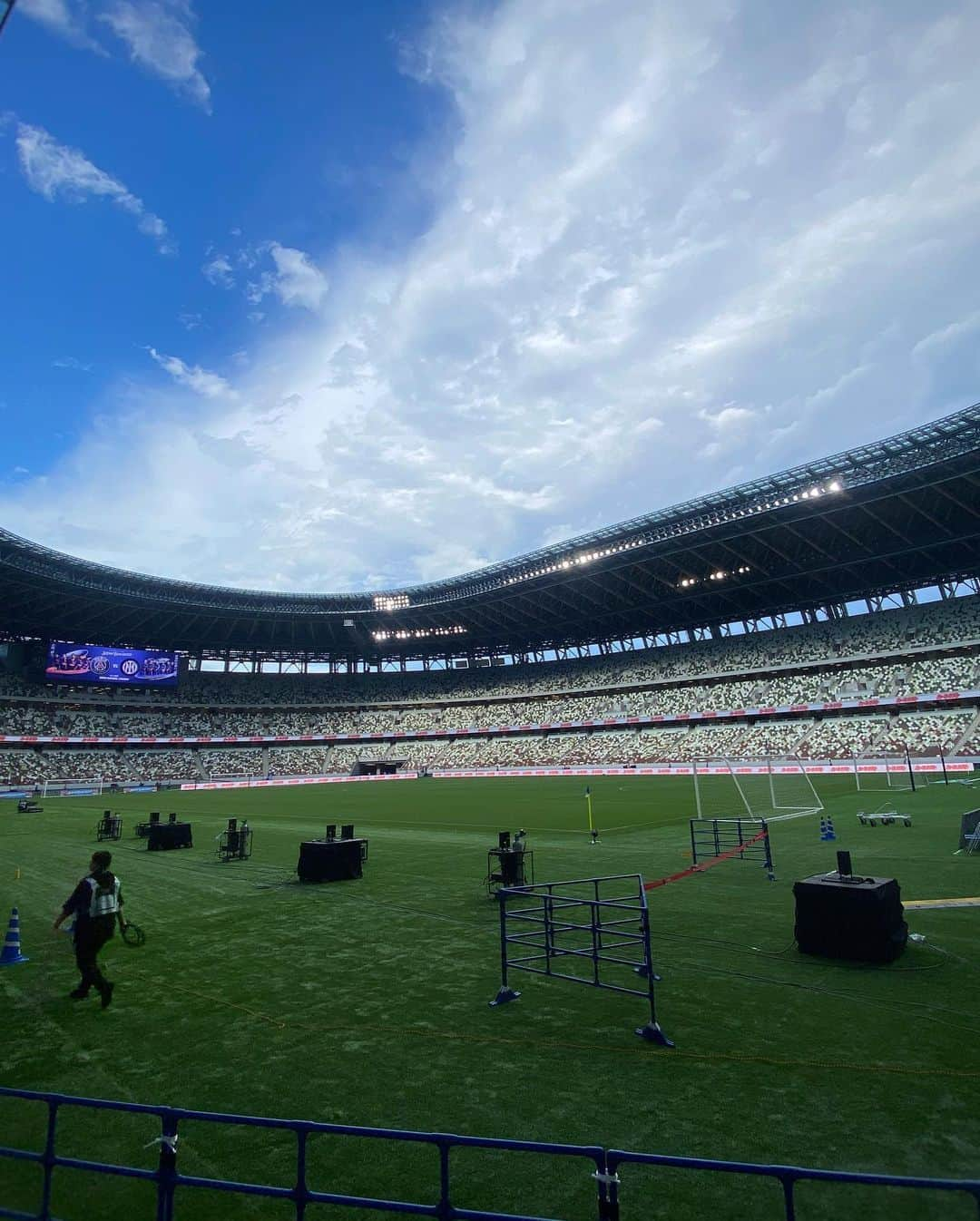 川村海乃さんのインスタグラム写真 - (川村海乃Instagram)「#psgjapantour2023   面白かった...…...⚽️ 来て欲しいところに選手がいて、ボールのコントロールが素晴らしくて、スポーツの中にフィジカル以外にも人間関係や信頼とかたくさんの要素が見えました。サッカー面白い！」8月2日 21時25分 - chuchu_umn