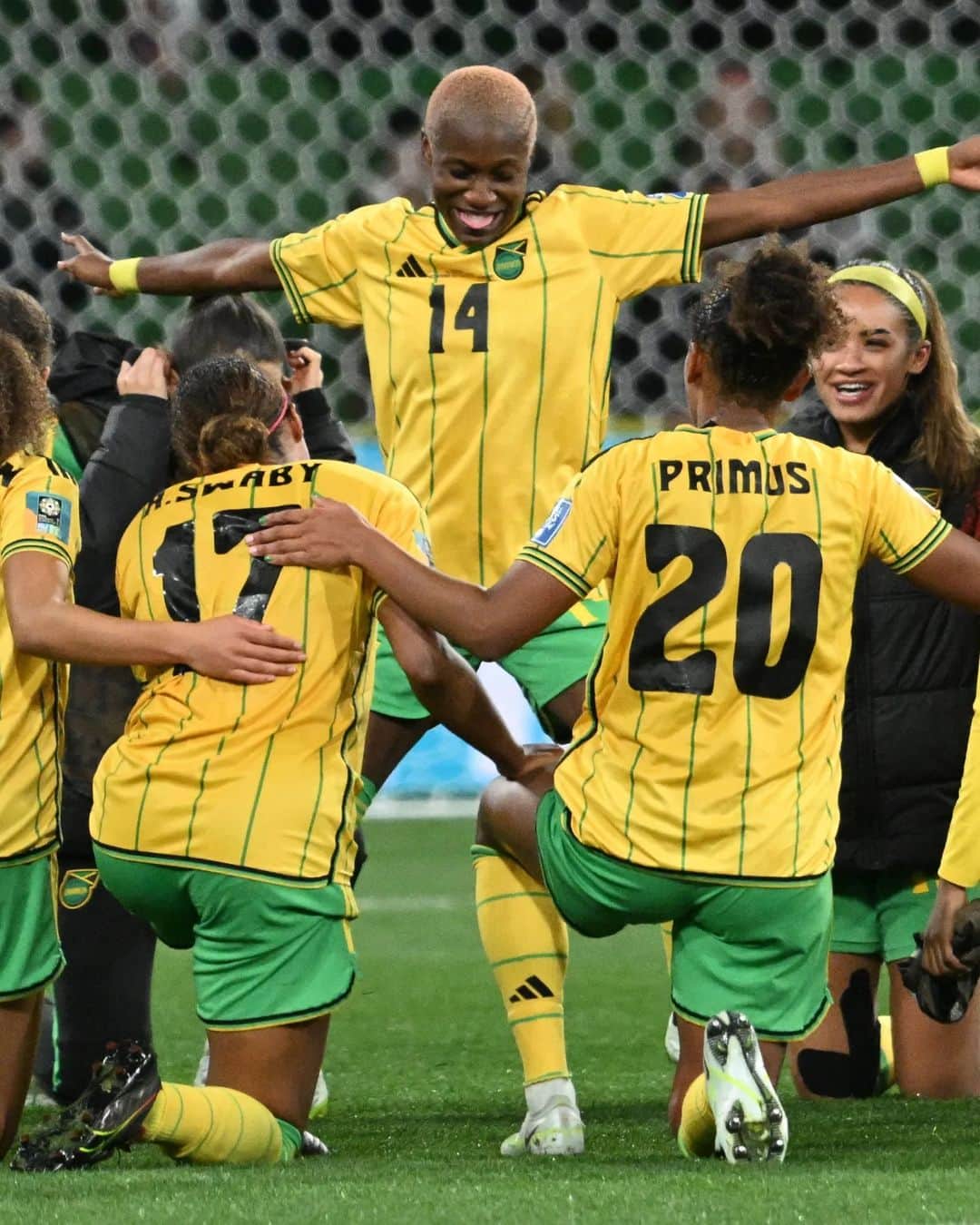 FIFAワールドカップさんのインスタグラム写真 - (FIFAワールドカップInstagram)「We know this is going to be some party later! 🇯🇲  The Reggae Girlz have made it out of the group stage for the very first time!  #BeyondGreatness #FIFAWWC」8月2日 21時18分 - fifaworldcup