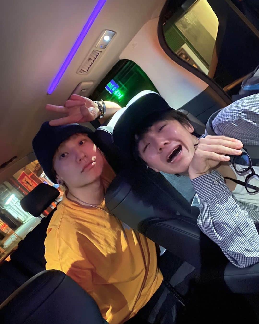 畑山悠月のインスタグラム：「打ち上げ終わりしんやさんとたつやと3人で同じタクシー乗ってここでは絶対書けないとっても下品な会話しながら帰ったのとっても楽しかった ありがとうございました！  @sinn_sd」
