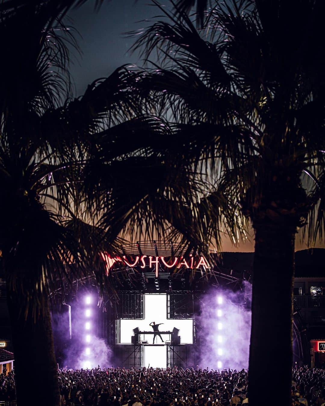 マーティン・ギャリックスのインスタグラム：「super excited to be back at Ushuaia tomorrow 🔥」