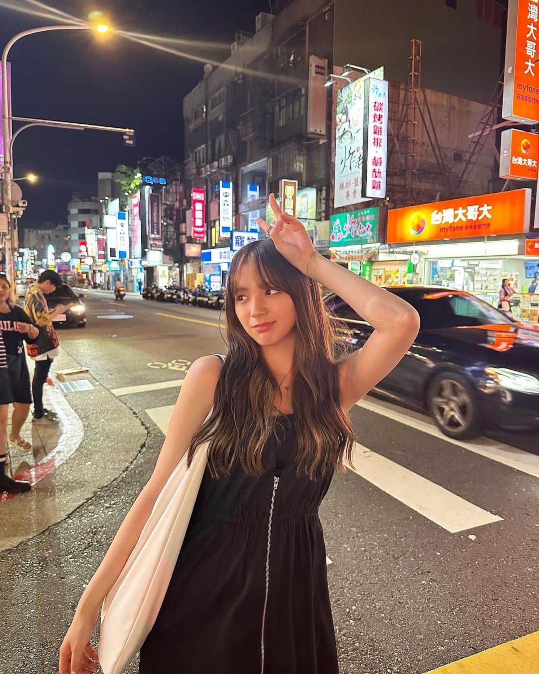 愛来さんのインスタグラム写真 - (愛来Instagram)「☁︎ TAIPEI_1 これは夜市に行った時の写真 ☾ #台湾 #夜市 #愛来 ...