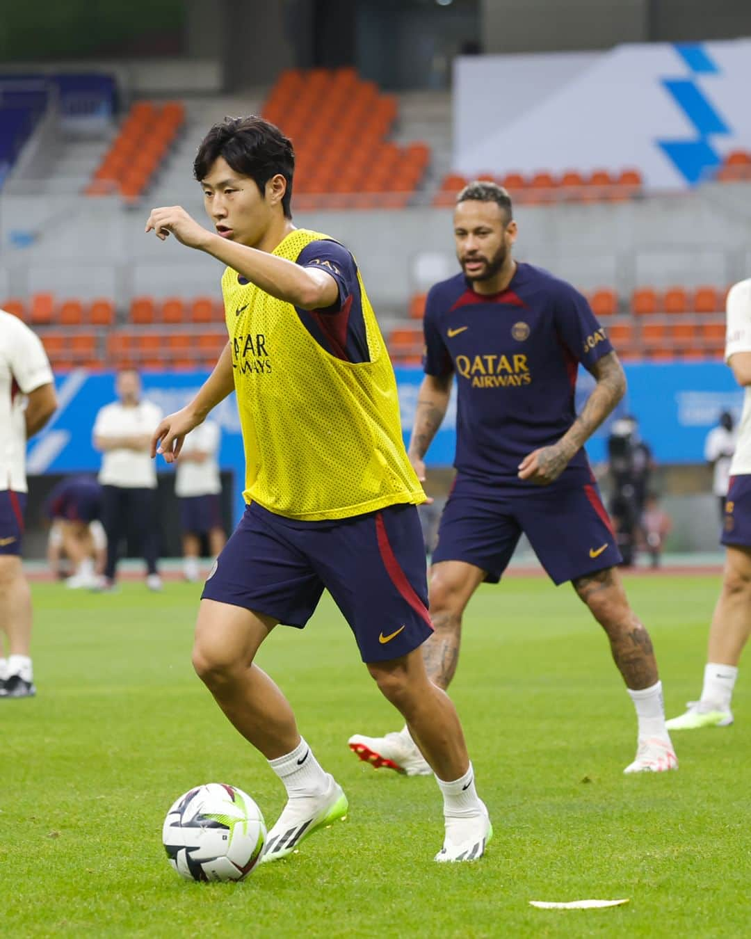 パリ・サンジェルマンFCさんのインスタグラム写真 - (パリ・サンジェルマンFCInstagram)「Parisians trained in Busan ahead of tomorrow game! 👊⚽️ Les Parisiens se sont entraînés à Busan avant le match de demain ! 👊⚽️  #PSGKorea2023 🇰🇷 #ParisSaintGermain #PSGTraining」8月2日 21時44分 - psg