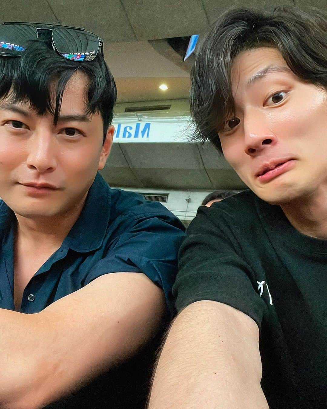 石黒英雄さんのインスタグラム写真 - (石黒英雄Instagram)「今んとこ観戦日全て負けなし！ 選手の皆さん、巨人ファンの皆様お疲れ様！ @waka.aki37  ありがと‼︎」8月2日 21時46分 - hideoishiguro