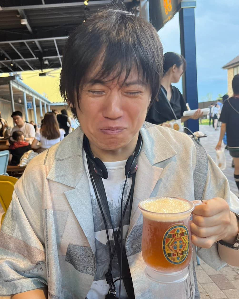 桑原彰のインスタグラム：「予想してた味と180度違ったバタービール。 #バタービール #おいしい？」