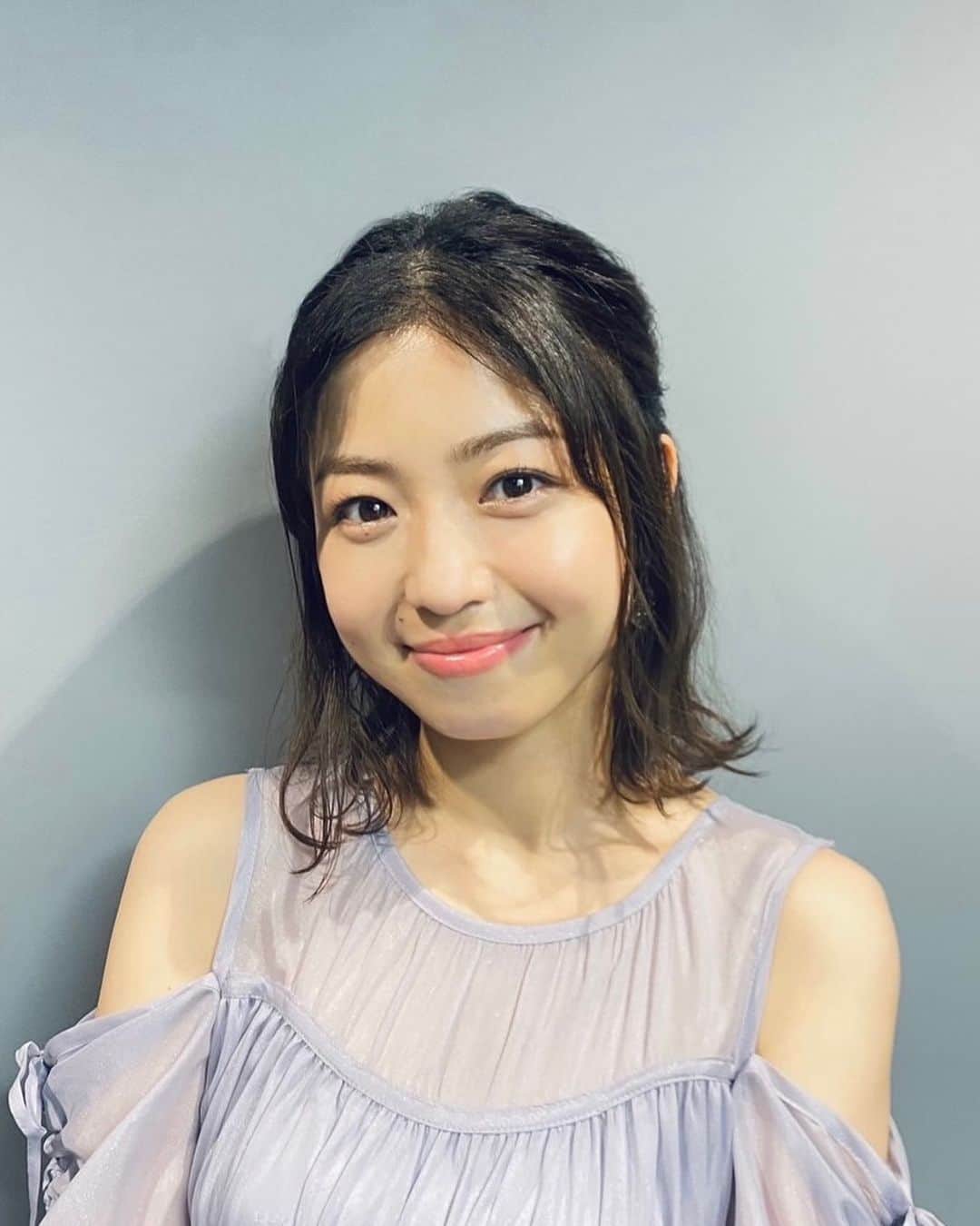 のインスタグラム：「色々なスタイリング👗💄  最近はこんな感じでやらせてもろてますぅ」