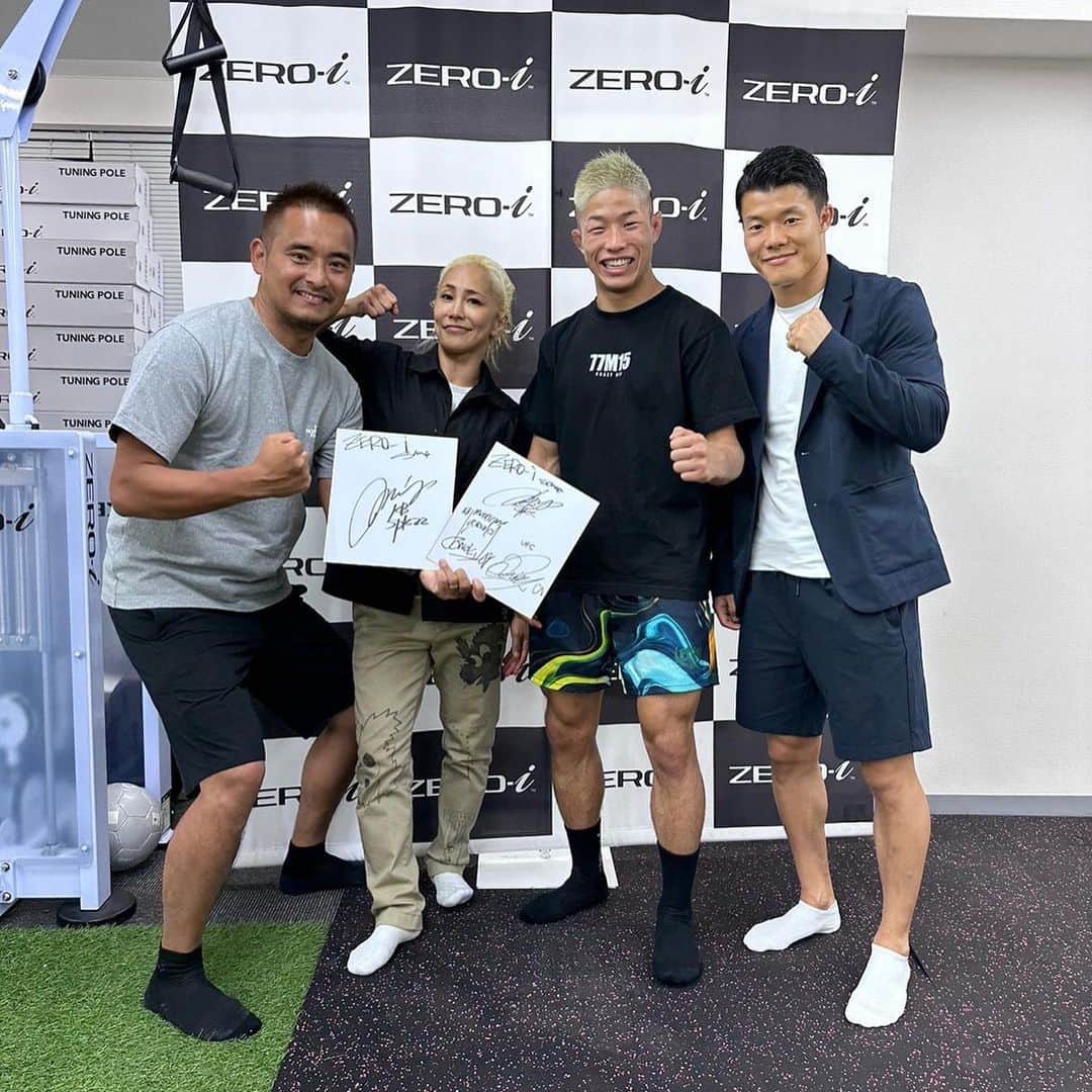 のインスタグラム：「@zeroinitialize  の全さんのトークショーに参戦してきました^_^  @miyuu_queenbee  @rinyaman  とのコラボで楽しかったです😊  偶然にも魔裟斗さんにも会いました😂  明日は行けませんが、　#sportec が明日も東京ビッグサイトで開催されるので是非、ZERO-i さんに遊びに来てください🤲」