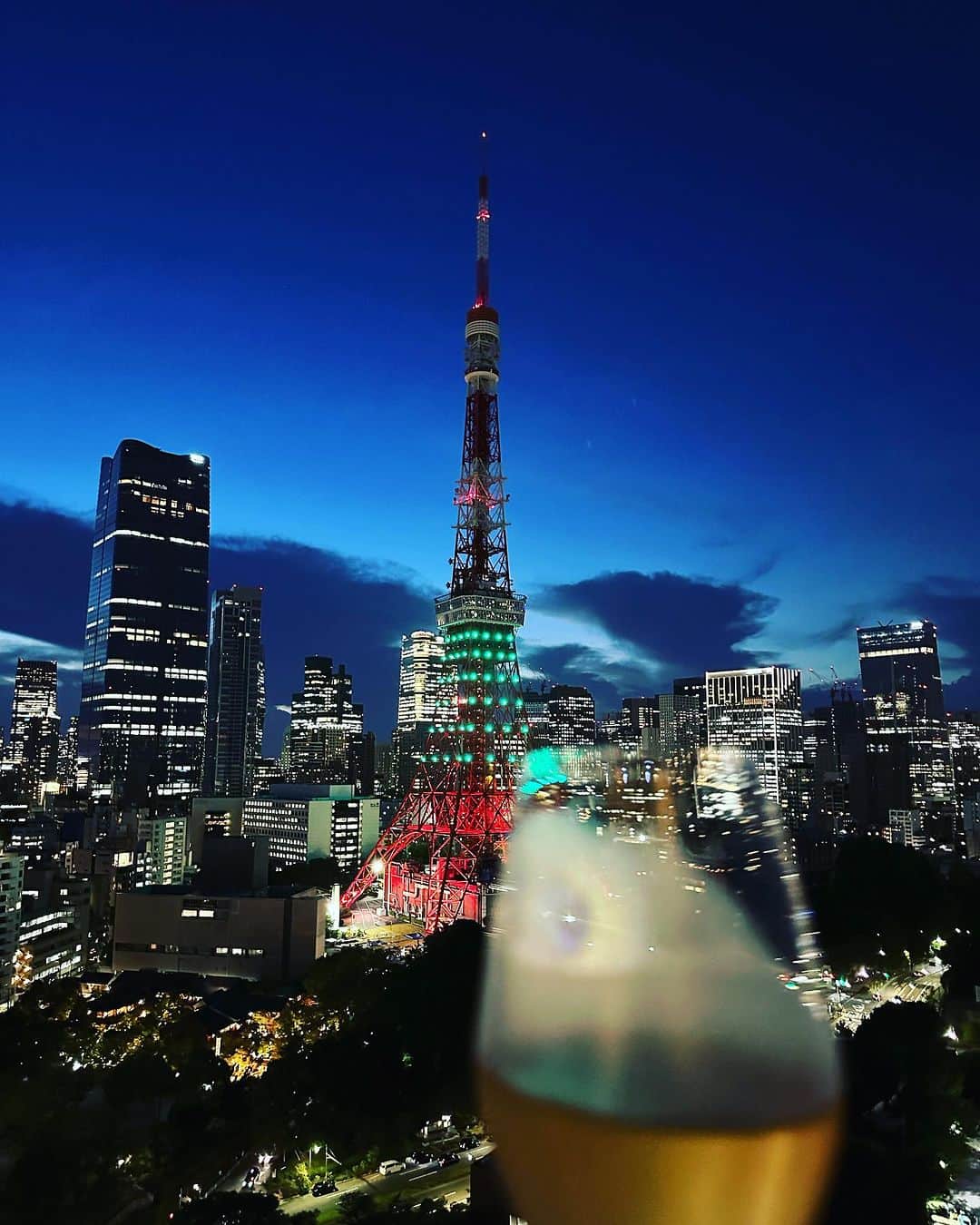 織戸学のインスタグラム：「万月の夜は 東京タワー🗼  赤くならないみたい。  良い夜  #maxorido」