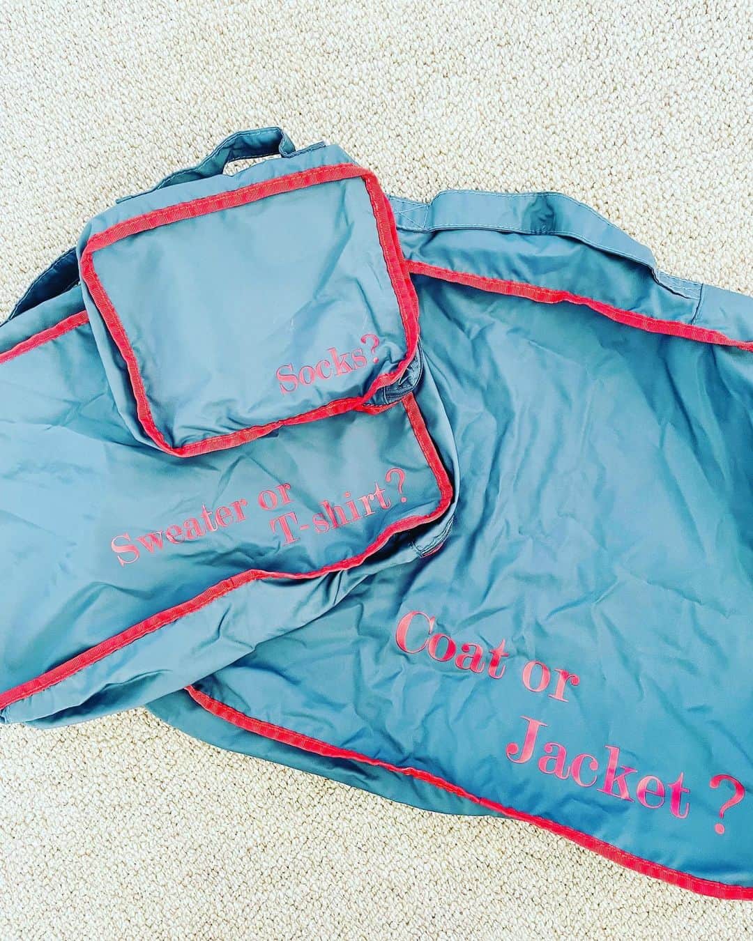 大草直子さんのインスタグラム写真 - (大草直子Instagram)「満月🌕が美しい夜です🌉  ☑️バロックパール11ミリ  ☑️ハンドプリントとウールのリバーシブルストール  ☑️パッキングポーチ３つセット  ほか、一部商品は、明日の11時59分まで、予約受付中！　全て @amarclifestore でしか購入いただけないので、don't miss it💚🩵  @bonmagique_jewellery  @manipuri_jp  @amarclifestore  #とにかく全て #よくできている😂 #あまりに眠い🥱 #早く寝よう」8月2日 22時11分 - naokookusa