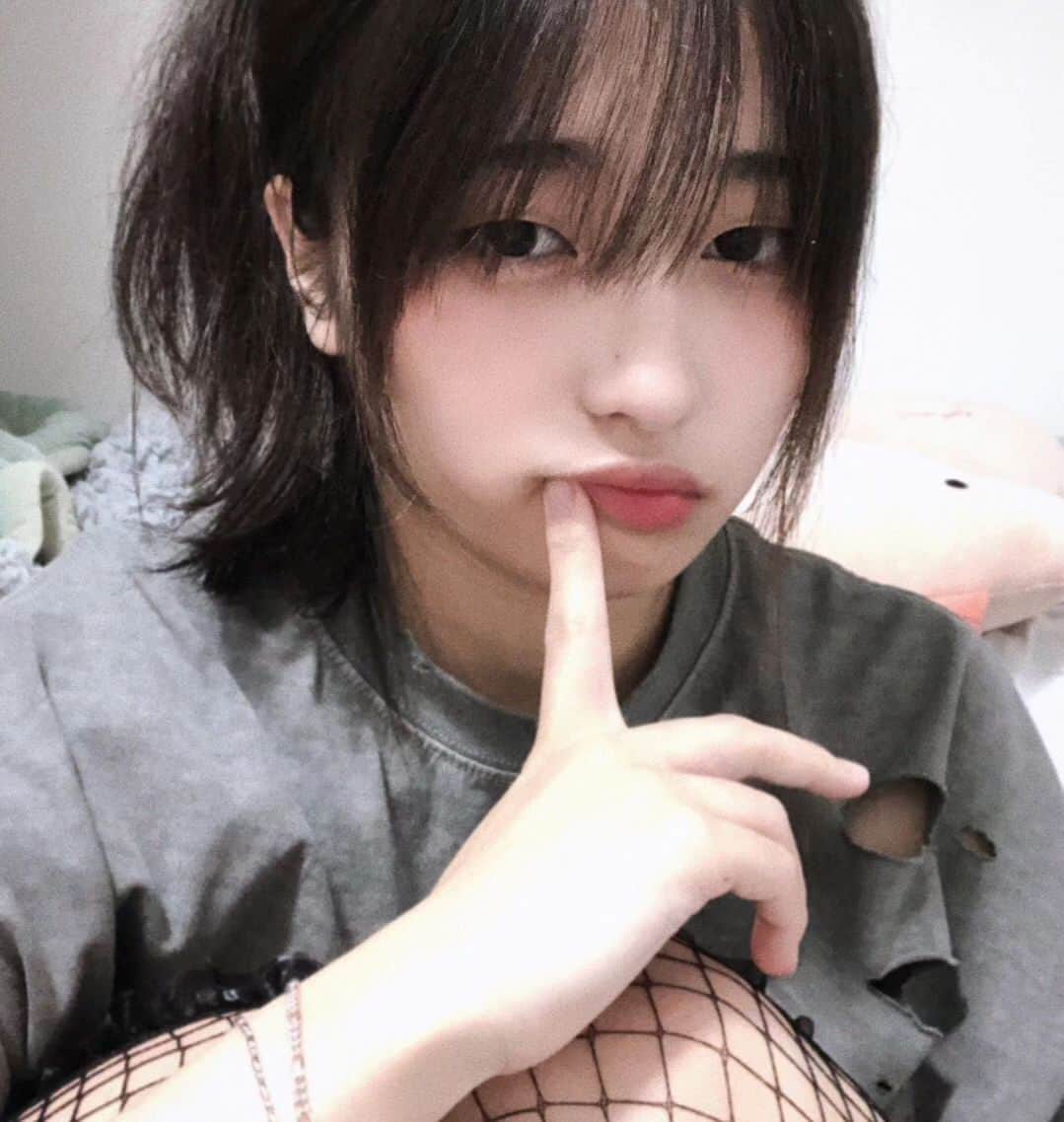 トメイトゥのインスタグラム：「自分でメイクするのまだむずかしい⁡ ⁡もっと頑張る」