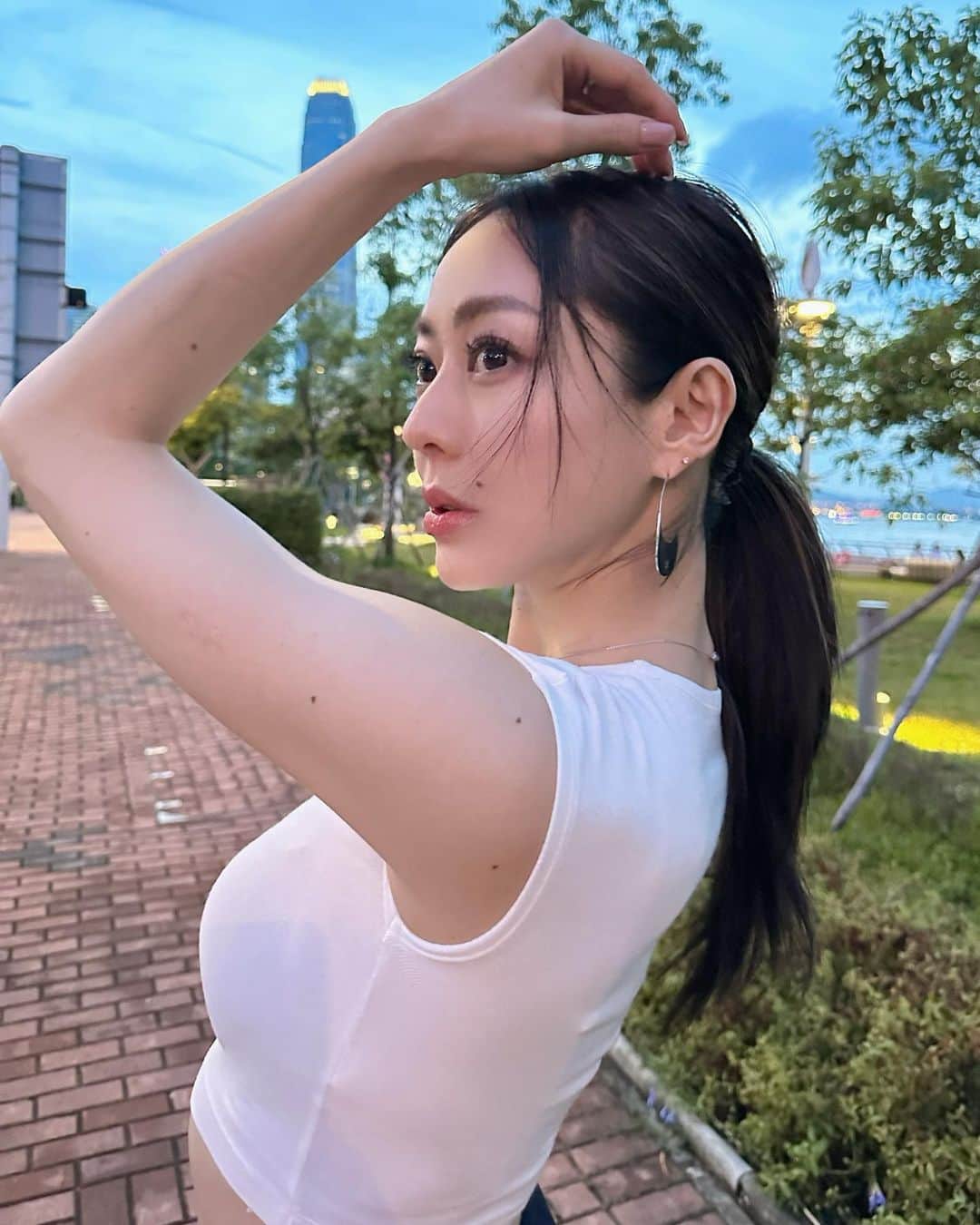 松岡李那のインスタグラム：「今夜は満月🌕 #fullmoon」