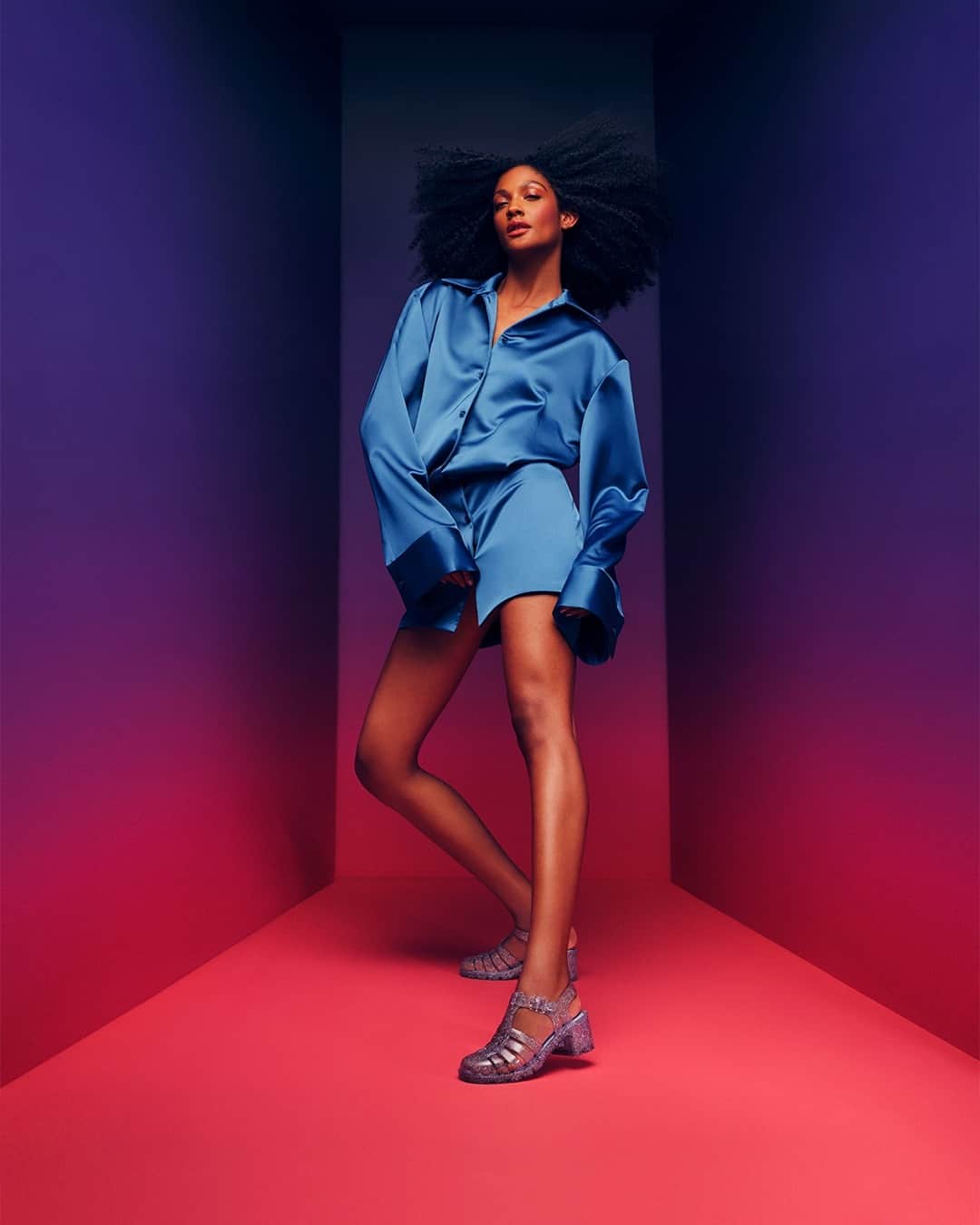 メリッサのインスタグラム：「EXCLUSIVO: O ícone das M-lovers acaba de subir no salto! 😱 ⁣ A #MelissaPossessionHeel é um modelo 100% extraordinário que chegou dando um toque de personalidade no clássico aranhado! Me conta nos comentário qual cor você vai garantir ✨」