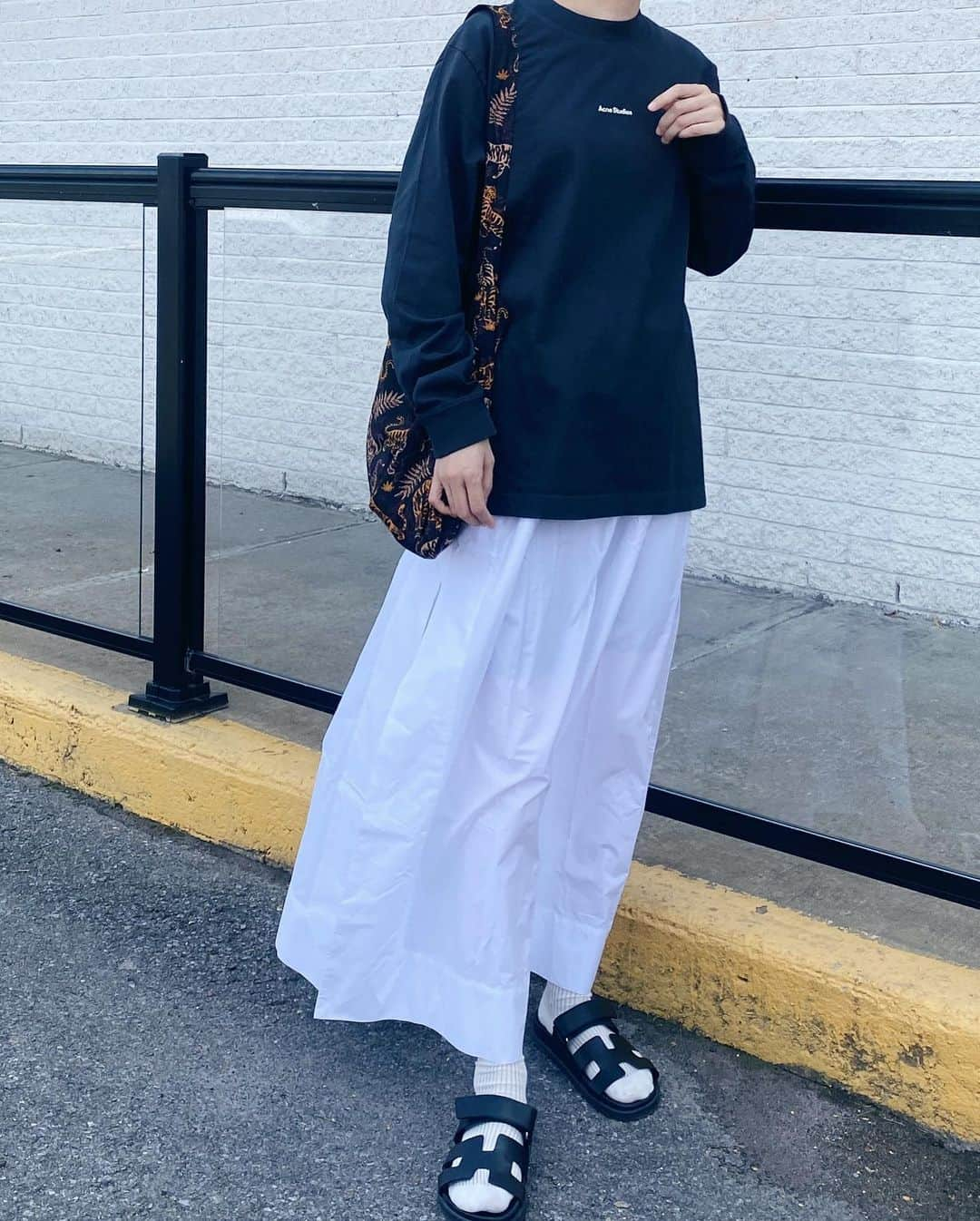 mixmatchisthekeyのインスタグラム：「maxi skirt 🤍」