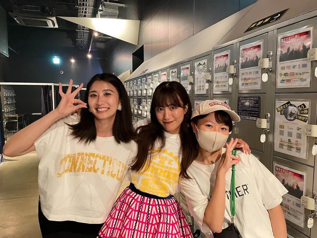 三浦優奈のインスタグラム：「【SKE48SUMMERTour2023】  SKE48さんのサマーツアーへ なかしさん、ねぎちゃんの ちょいバズ メンバーで行ってきました！  真木子さんカッコよすぎ🥺 魅了されましたっ🫣🫣  いつも ちょいバズの時は 妹のような真木子さんなんだけど 公演の時はお姉さんで…😍 そのギャップにもやられましたっ(((o(*ﾟ▽ﾟ*)o)))  #ゴチャ10 のなっきぃの姿も見られて感激🫣🤍💜🤍  #SKE48SUMMERTour2023 #ske48 #斉藤真木子 さん #なかし さん #ちょいバズ #zepp #zeppnagoya #live #tour #summer #ライブ #ツアー #アイドル #idol #japanese #japanesegirl #japaneseculture」