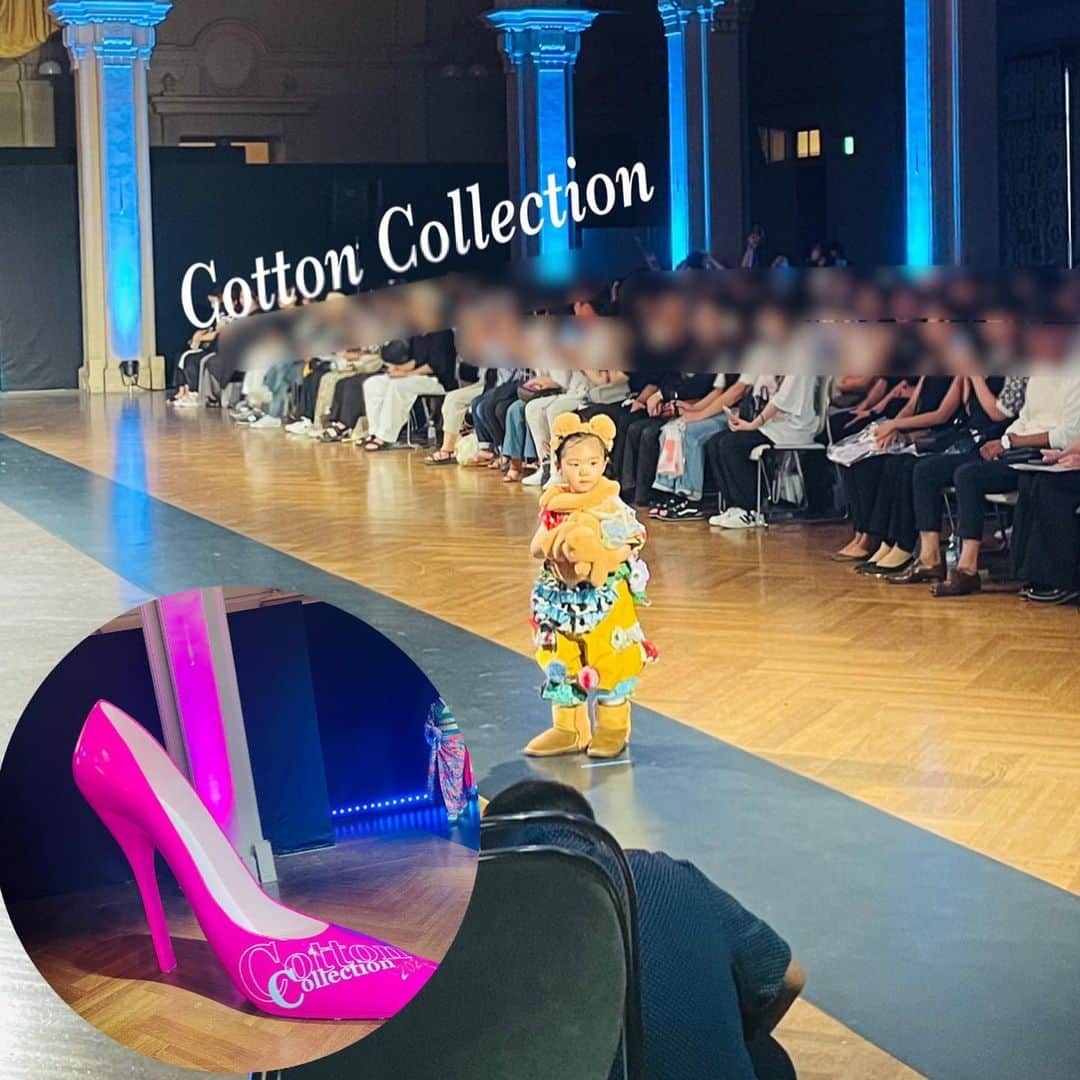 小林万希子さんのインスタグラム写真 - (小林万希子Instagram)「・  『Cotton Collection2023』  キッズたちにプロの大人モデルと同じステージを 歩いて体験してもらいたい！ というコンセプトからスタートした 『Cotton Collection』  場所は大阪市中央公会堂✨ 入ってすぐランウェイの豪華さに驚いて、そして大きなピンクのヒールが可愛くて目を惹きます👠💕  素敵な大人のモデルさんに囲まれながら、頑張ってウォーキングをしているキッズ達が可愛すぎて😍 (写真キッズ多めです！笑)  演出家の方をはじめ、関わっているスタッフの皆様がプロ中のプロなので本当にハイクオリティのファッションショー✨✨  こんな素晴らしい経験をこんな小さい時にできるなんてなんて羨ましい❤️  キッズのお母様達も熱い眼差しで応援されていました😍  そして、こんな素敵なショーを実現させてしまう近藤先生がすごい！  私は受付をお手伝いさせていただいたのですが ご来場者様がほんとに多くてビックリ！！ それだけたくさんの方の期待を集めた新しいファッションショー💓  グランドフィナーレではみんなの笑顔がキラッキラで 眩しかったです〜😆✨  ちびっ子は大きなステージが終わって大はしゃぎやし❤️笑  久しぶりにお会いしたみのりちゃん✨ お着物姿がなんと美しいやん😍 @minori.aoki   ルーセント近藤社長の モデルの皆さんへの愛を感じるコレクションでした💕  近藤先生 ありがとうございました🌸 そして大成功おめでとうございます✨✨👏 たくさんの思いがつまった『Cotton Collection』 次回も楽しみにしています✨✨  動画やたくさんの写真は @cotton_walkingschool  @lucent325  からご覧ください💓  娘も会場に‼️笑 @yukina__aoi  所属している @heatmodelagency の皆さんと♡ 別ルートで会場で会うと何か笑える🤣  #cotton  #cottoncollection #2023 #大阪市中央公会堂 #キッズファッションショー #ティーンファッションショー #fashion  #fashionshow #キッズモデル  #ティーンモデル @lucent325  @cotton_walkingschool」8月2日 22時55分 - macky1218