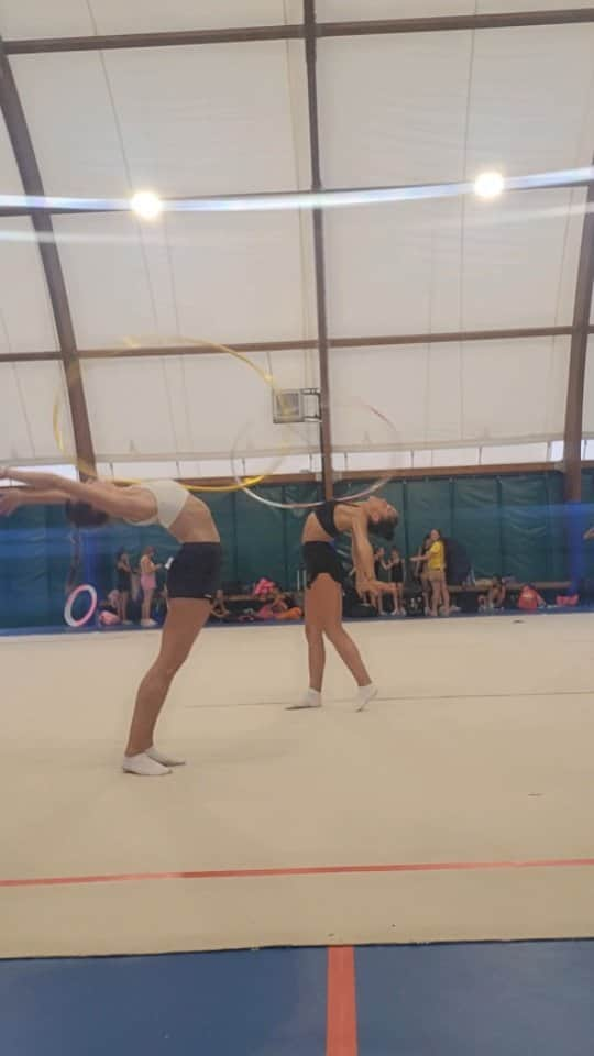 メリティナ・スタニウタのインスタグラム：「@@asdritmicadegiorgi  #hoop #RHYTHMICGYMNASTICS #gymnastics #apparatusdifficulty」