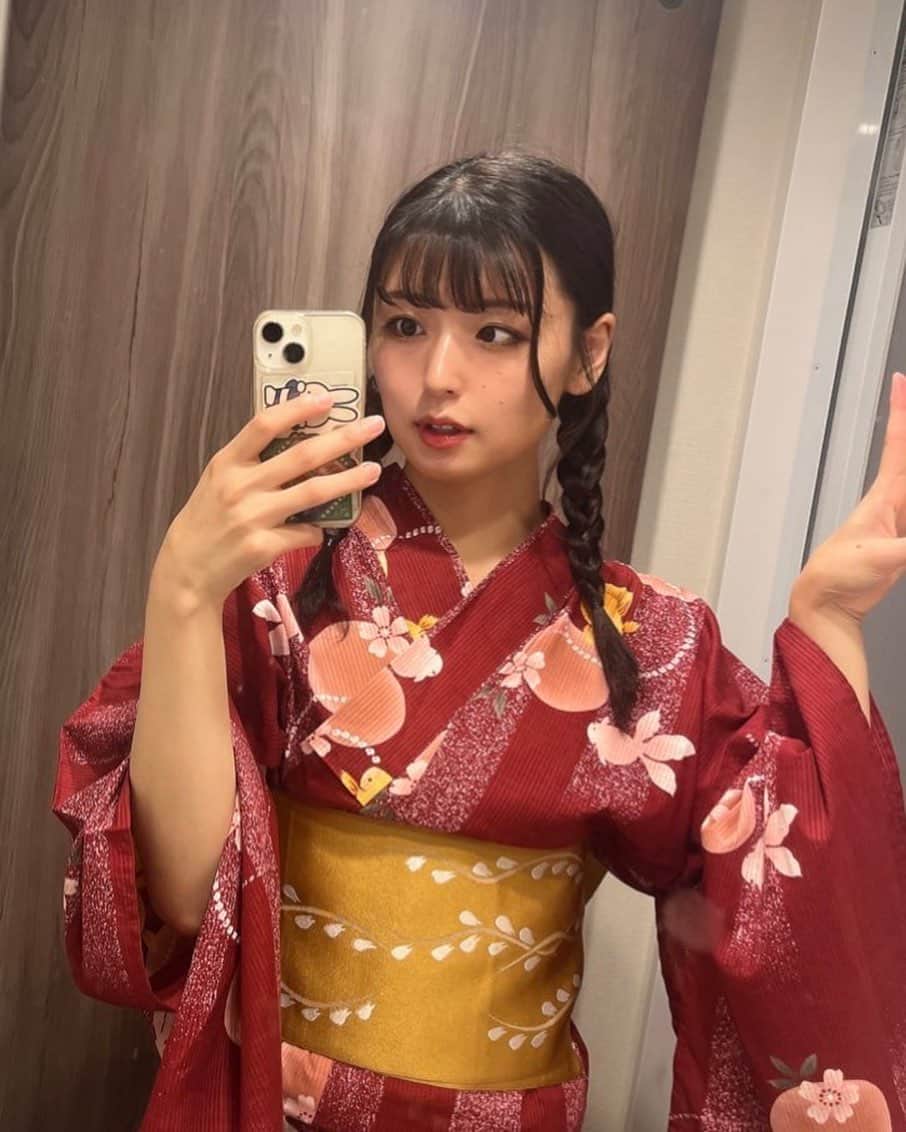 竹本茉莉のインスタグラム：「. 8月になってたー！！！！！ 夏らしいこと少しはしたいですね🎐」