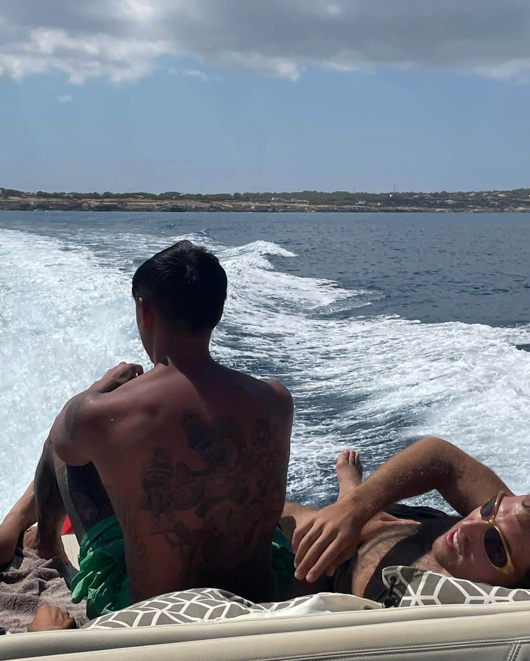 Irene Norenさんのインスタグラム写真 - (Irene NorenInstagram)「Yesterday we celebrated Arnold’s bday in Formentera. I cherish days like yesterday, good people, nature, music and food, the perfect combination for a perfect day 🤍 Ps: we saw dolphins too 🥰」8月2日 23時28分 - irenenoren