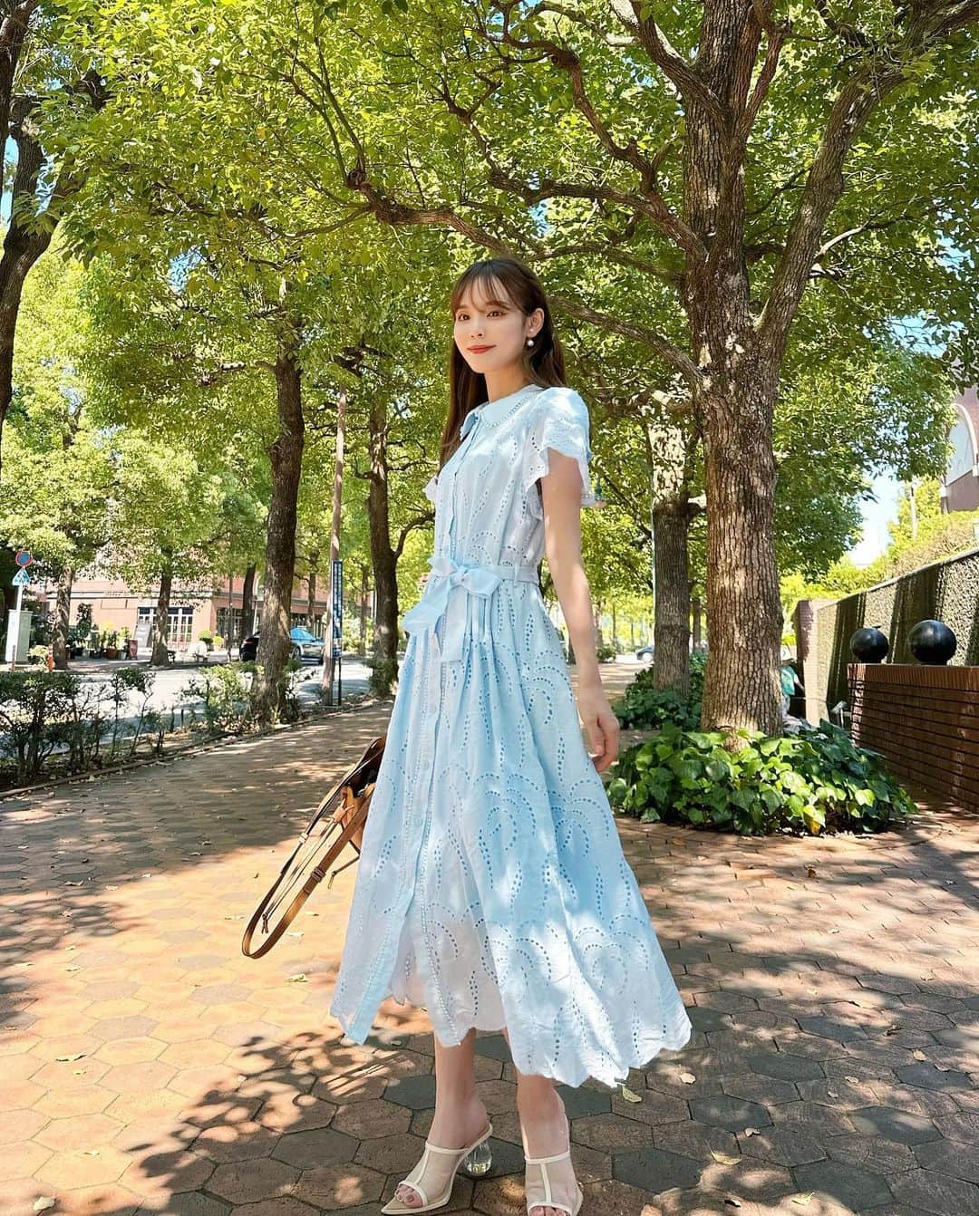 磯田 ひかる(Hikaru Isoda) のインスタグラム：「こんばんは🩵 今日も一日おつかれさまでした🙏  最近のコーデまとめてみた🎀 まだまだ夏服が活躍しそう、、！  【着用アイテム】 Look1 Dress @dholic_official  Bag @loewe  Shoes @evol_official0   Look2 Dress @tocco_closet × @tadeaya コラボワンピ🌸 Bag @polene_paris   Look3 Dress @uniqlo_jp  Shoes @grl_official   Look 4 Tops & Skirt @dholic_official  Bag @prada  Shoes @bridget_birkin   Look4 Dress @dholic_official   ------------------------------ picaru：162cm / 骨格ウェーブ 1st ブライトスプリング 2nd ブライトサマー  大人可愛いスタイルアップコーデ ヘアメイクを合わせた トータルスタイリングを提案🤍  不定期にストーリーで ファッションお悩み相談募集中🥰 ------------------------------  他の投稿を見る→【@picaruuu】」