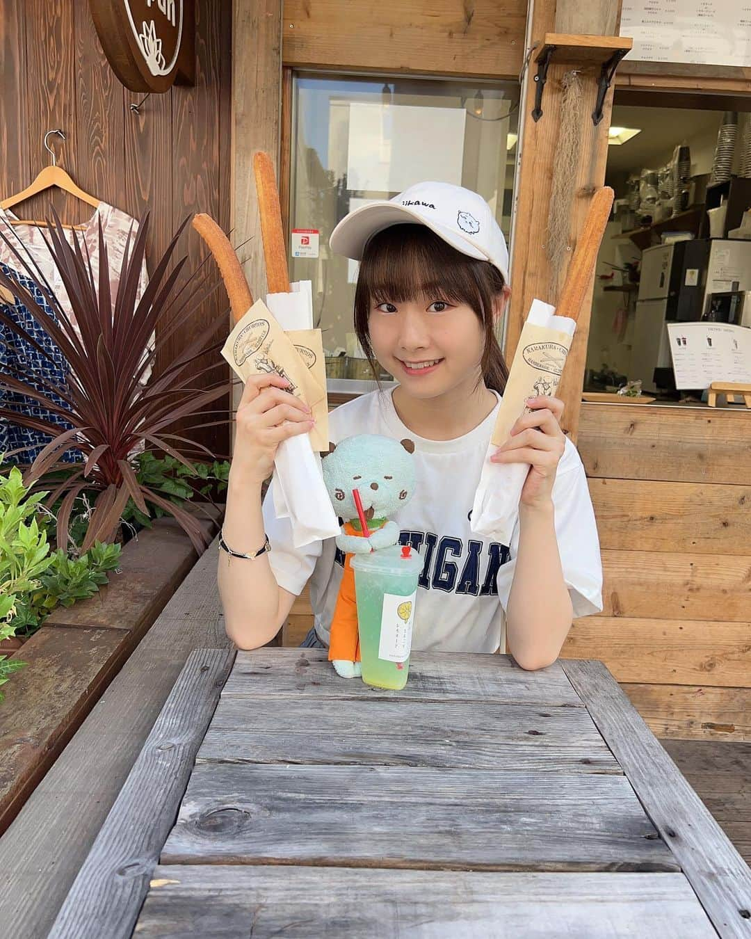 新倉愛海のインスタグラム：「鎌倉デート行こう🥰💓 ⁡ #アプガ2 #にきちゃん #Japaneseidol #神奈川 #鎌倉 #鎌倉チュロス #チュロス」