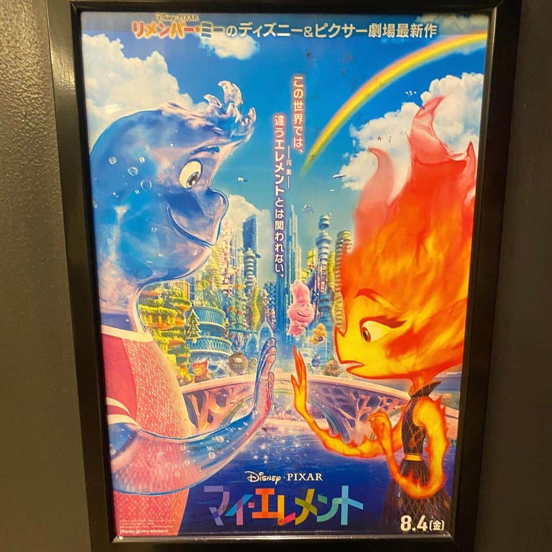 高橋遥さんのインスタグラム写真 - (高橋遥Instagram)「* 先日、ディズニー＆ピクサー最新作 8/4(金) 劇場公開の映画『マイ・エレメント』の 試写会にお邪魔してきました＊  火・水・土・風のエレメントが暮らすエレメント・シティを舞台に、主人公の火の【エンバー】と水の【ウェイド】の 正反対なふたりのとってもロマンティックな奇跡の物語♡  魅力的なキャラクターたちにも様々な背景や想いがあって、 誰もがどこかに共感できるポイントがあるはず！  映画を観終わった後は、 とても温かい気持ちになり、 一歩踏み出す勇気をもらうことが出来ました＊  ディズニー&ピクサーの物語はいつも、 ワクワクはもちろん、心に響くメッセージで 本当に学びが多く詰まっていて大好きです＊  今回もとっても素敵な映画でした！ 観に行く際はハンカチを忘れずに！  #映画 #マイエレメント #マイエレメント日本語版 #ディズニーピクサー #tジョイ新潟万代 #試写会 #ディズニー映画 #ピクサー #pixar  #新作映画 #おすすめ映画 #新潟 #リリマリプロダクション」8月2日 23時44分 - haruka.takahashi.33