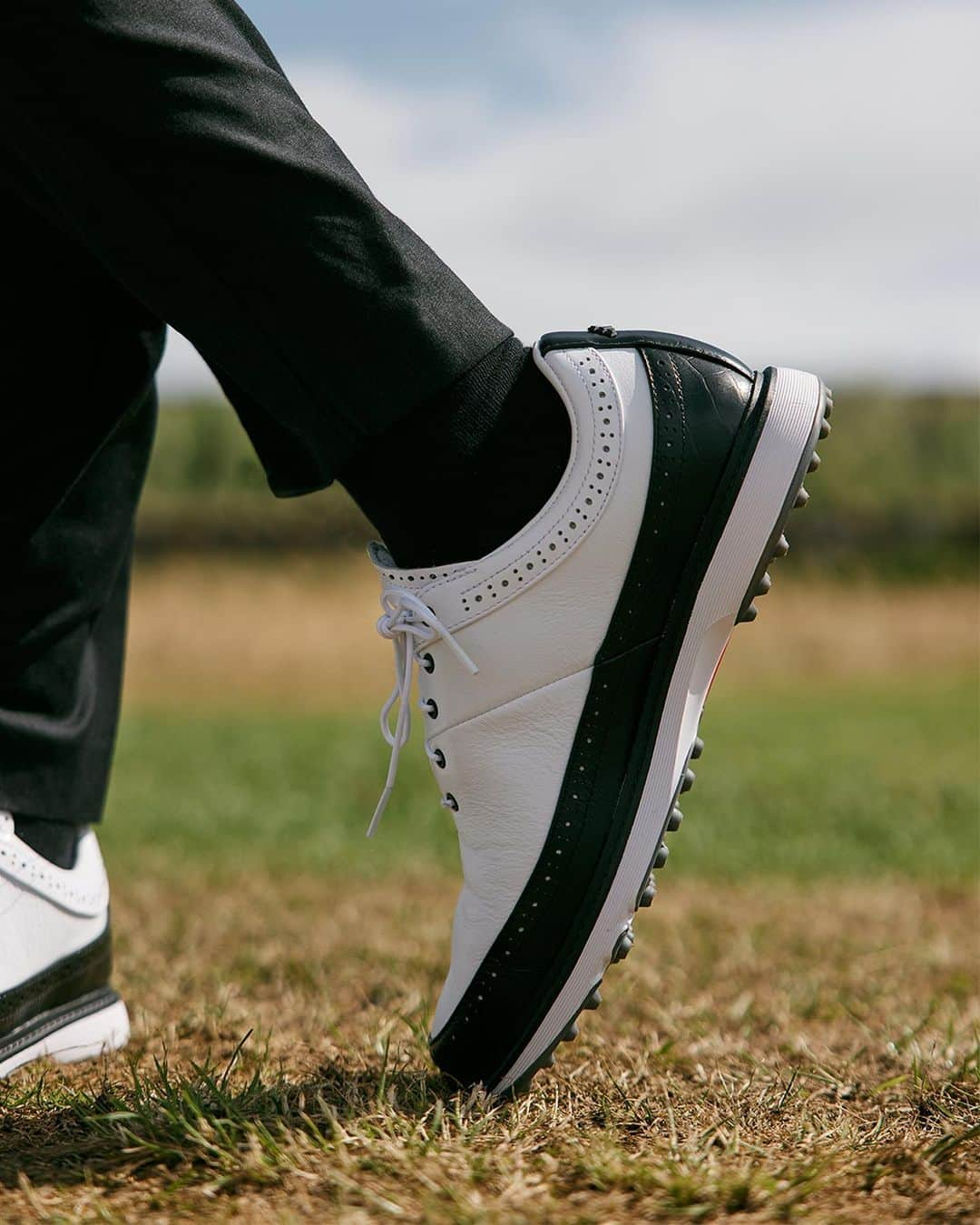 adidas Golfさんのインスタグラム写真 - (adidas GolfInstagram)「Classic charm redefined for the modern world.   Shop the MC80 spikeless golf shoe with boost ☁️ now at the link in bio   #adidasgolf #mc80 #golf #골프 #ゴルフ#高尔夫」8月2日 23時50分 - adidasgolf