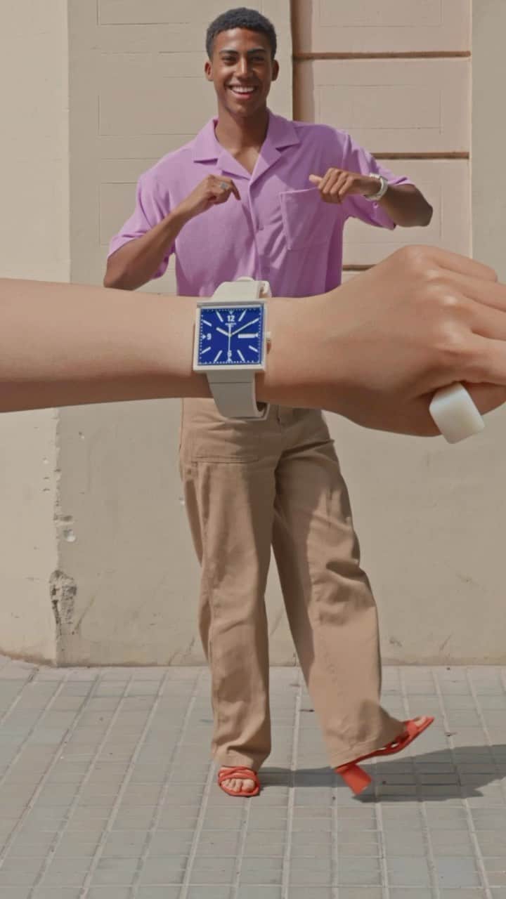Swatchのインスタグラム：「Go square with stylish beige #SwatchWhatIf #SwatchBIOCERAMIC」