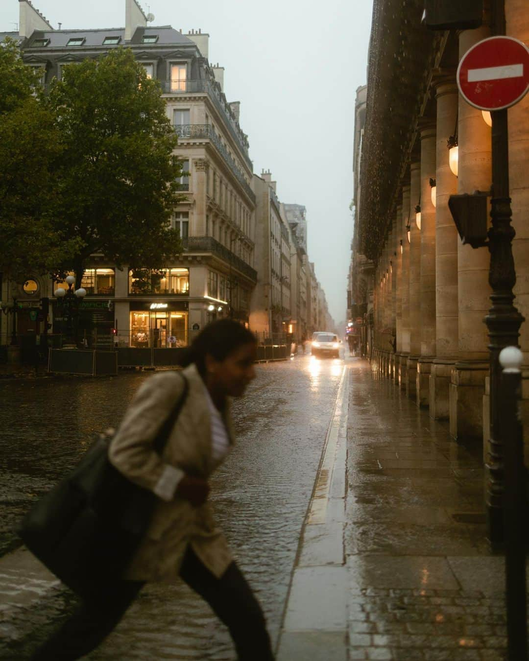 My Little Parisさんのインスタグラム写真 - (My Little ParisInstagram)「Déluge parisien. 🇬🇧: Parisian deluge. (📸: @davidingaz)」8月3日 0時03分 - mylittleparis