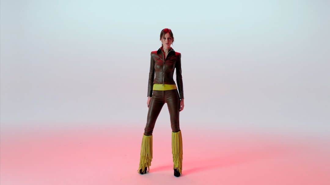 ジトロワのインスタグラム：「RUNAWAY | featuring our 'Faye' jacket in Stretch Leather and our ‘Mccoy’ t-shirt, and the ‘HK’ trousers from our new men’s collection available on jitrois.com Thanks @heloise_giraud , @charles.leto #jitrois  Sound @scratchclart @calistakazuko」