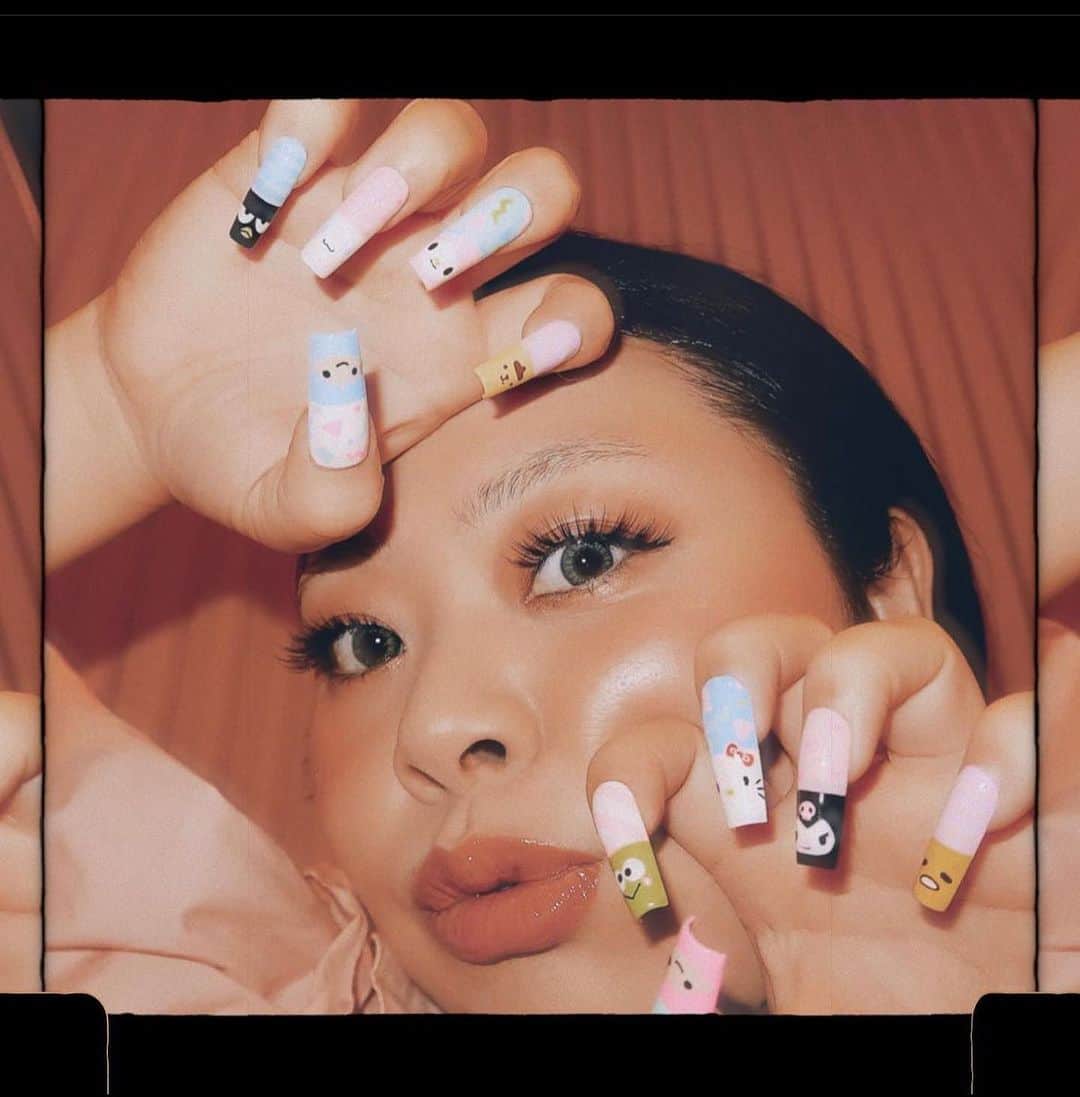 Mei Kawajiriさんのインスタグラム写真 - (Mei KawajiriInstagram)「𝕊𝔸ℝ𝕀𝕆 𝕒𝕝𝕝 𝕤𝕥𝕒𝕣𝕤 custom nails for @watanabenaomi703 ❣️🩵💚💙🤍💕なおみちゃんに、サンリオネイルを作ったよん🩷輪郭がなくてもどのキャラかわかるってやっぱりサンリオってすごいね😍🩵」8月3日 0時29分 - nailsbymei